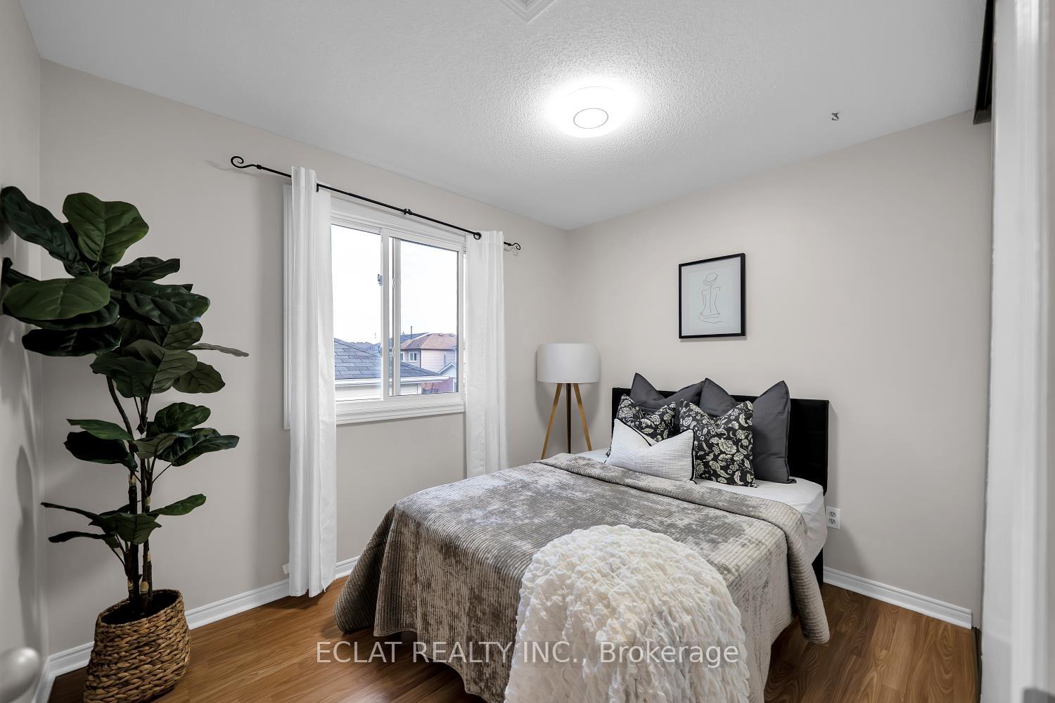 Photo 15 of 11 Strathallan Drive S, Clarington, Courtice — HOMEH