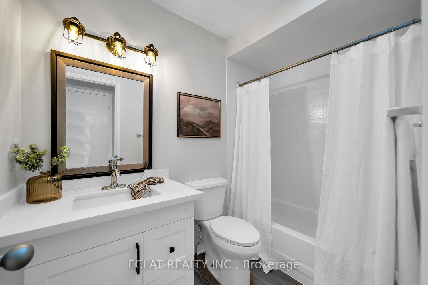 Photo 16 of 11 Strathallan Drive S, Clarington, Courtice — HOMEH