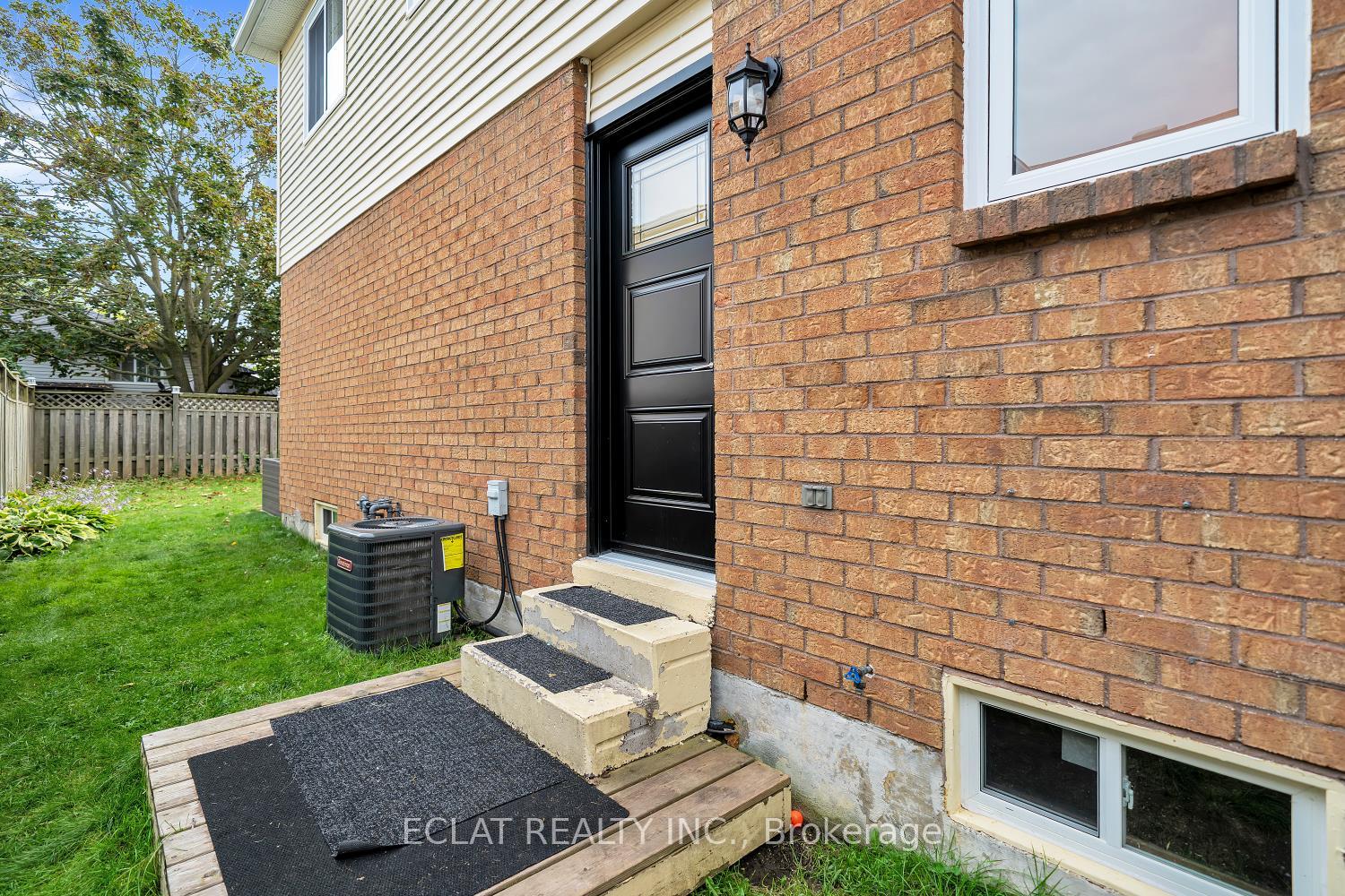 Photo 21 of 11 Strathallan Drive S, Clarington, Courtice — HOMEH