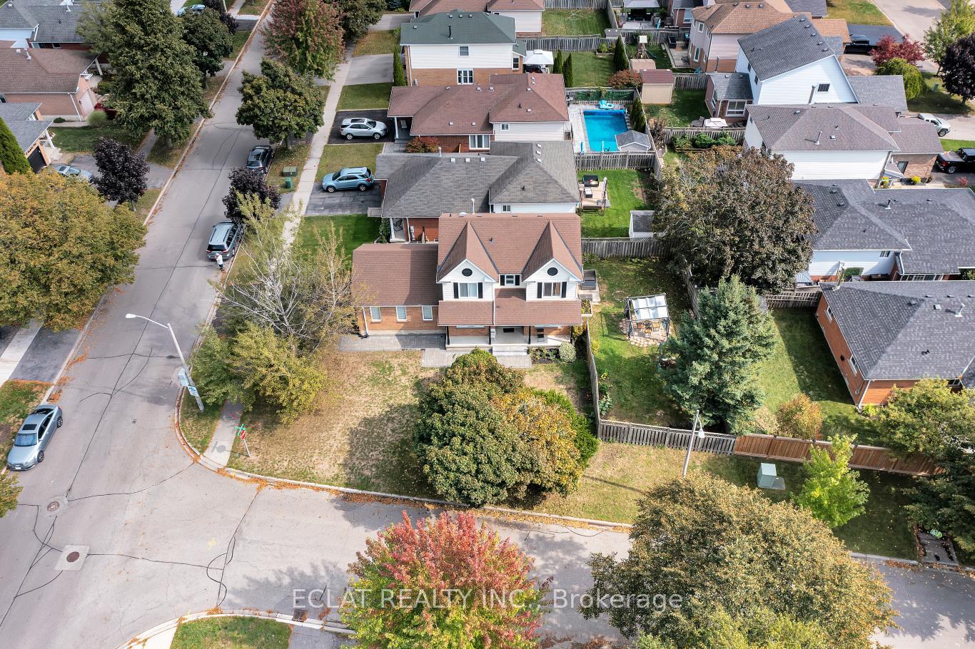 Photo 23 of 11 Strathallan Drive S, Clarington, Courtice — HOMEH