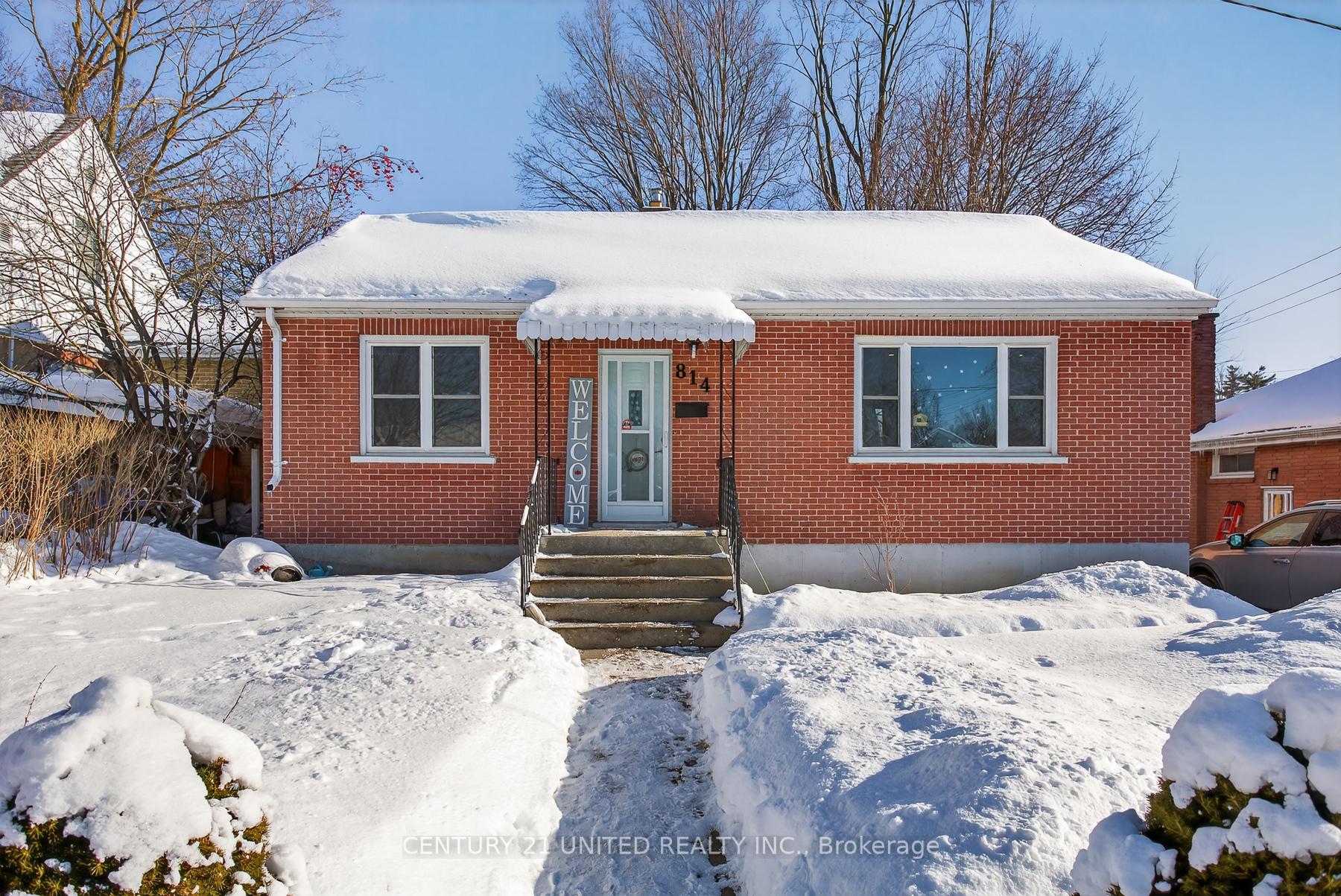 Photo 3 of 814 Argyle Street, Peterborough, Northcrest Ward 5 — HOMEH