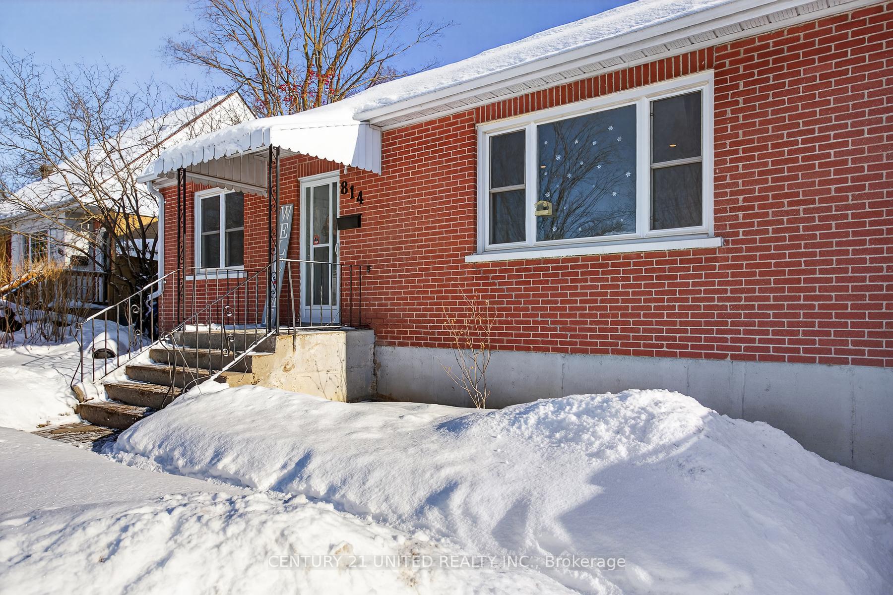 Photo 4 of 814 Argyle Street, Peterborough, Northcrest Ward 5 — HOMEH