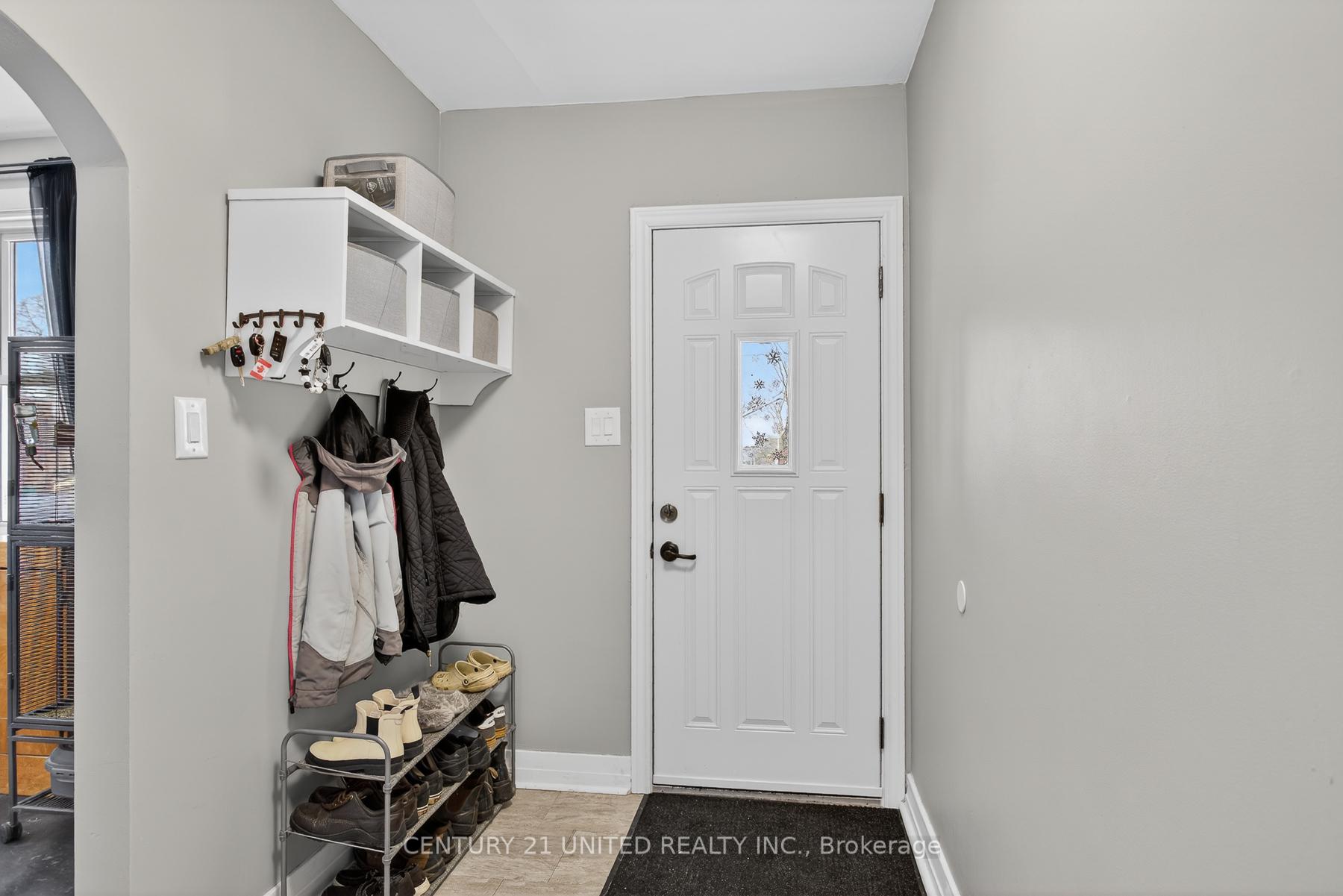 Photo 2 of 814 Argyle Street, Peterborough, Northcrest Ward 5 — HOMEH