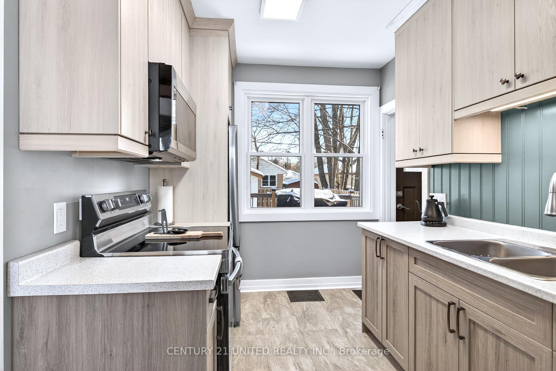 Photo 11 of 814 Argyle Street, Peterborough, Northcrest Ward 5 — HOMEH