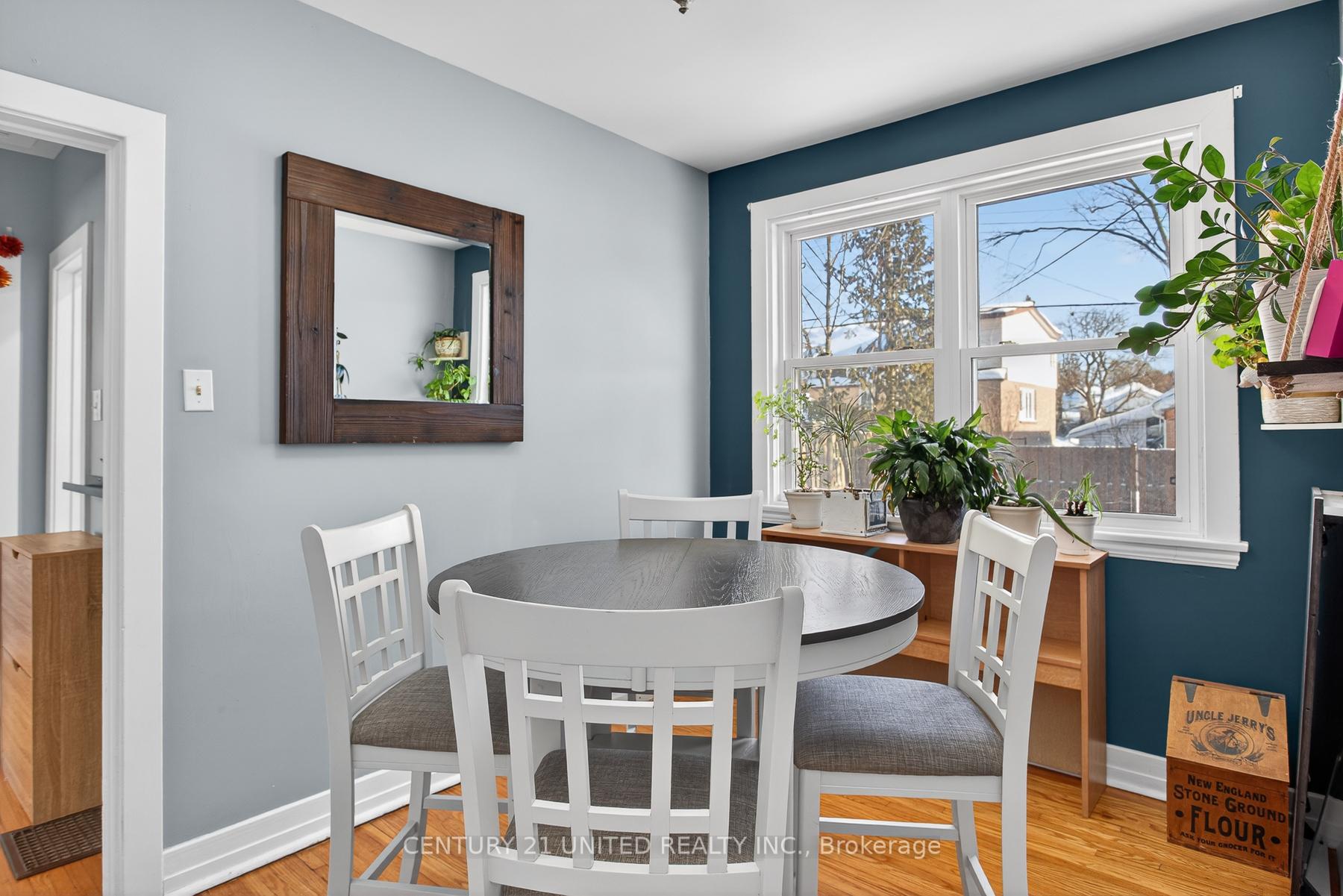 Photo 17 of 814 Argyle Street, Peterborough, Northcrest Ward 5 — HOMEH