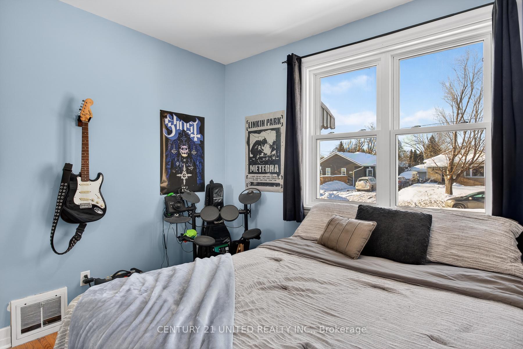 Photo 28 of 814 Argyle Street, Peterborough, Northcrest Ward 5 — HOMEH