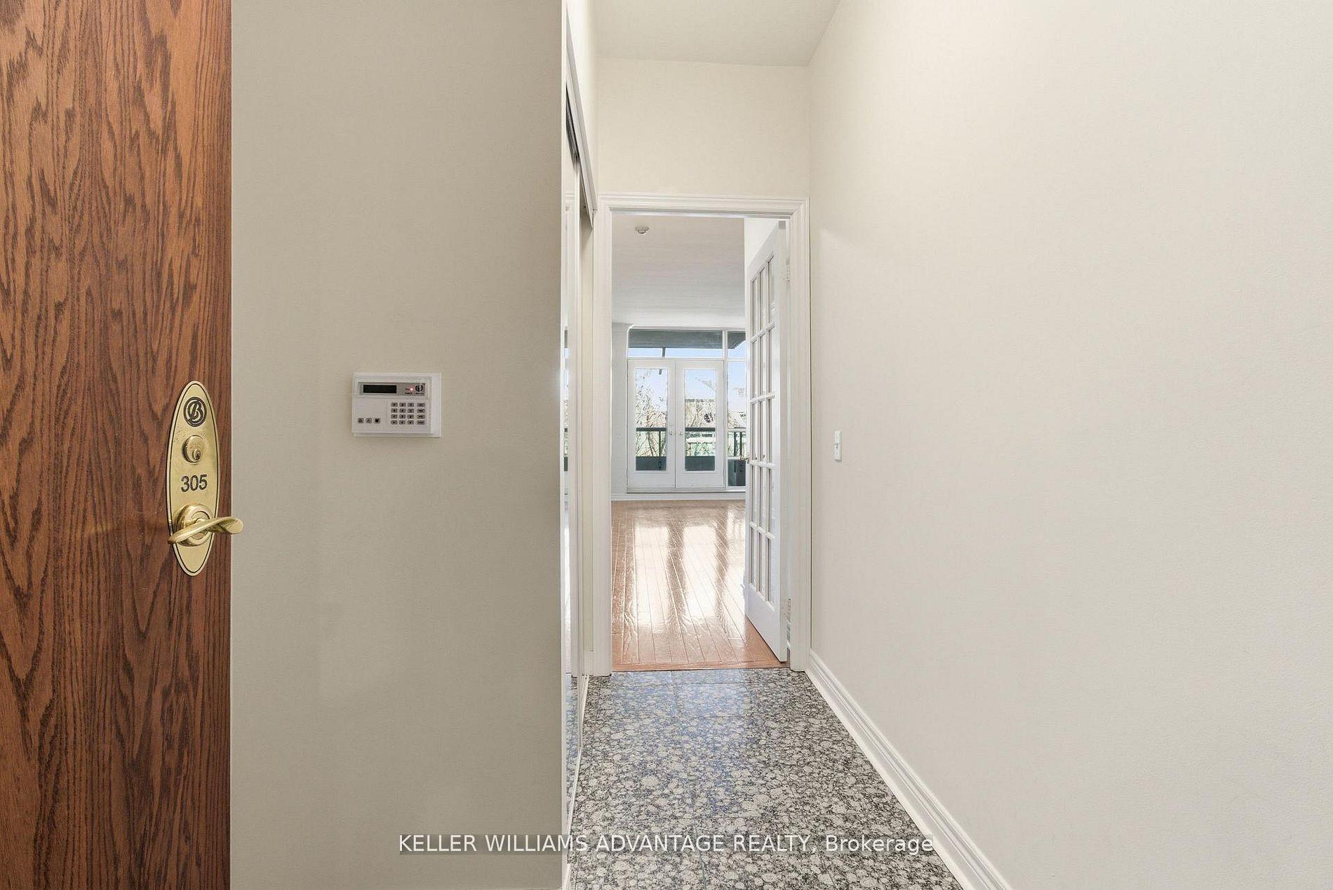 Photo 3 of Unit 305, 9 Boardwalk Drive, Toronto, The Beaches — HOMEH