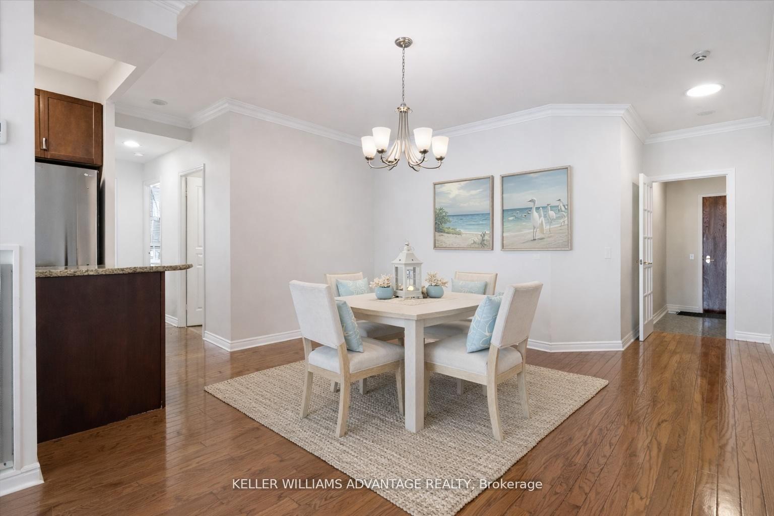Photo 5 of Unit 305, 9 Boardwalk Drive, Toronto, The Beaches — HOMEH