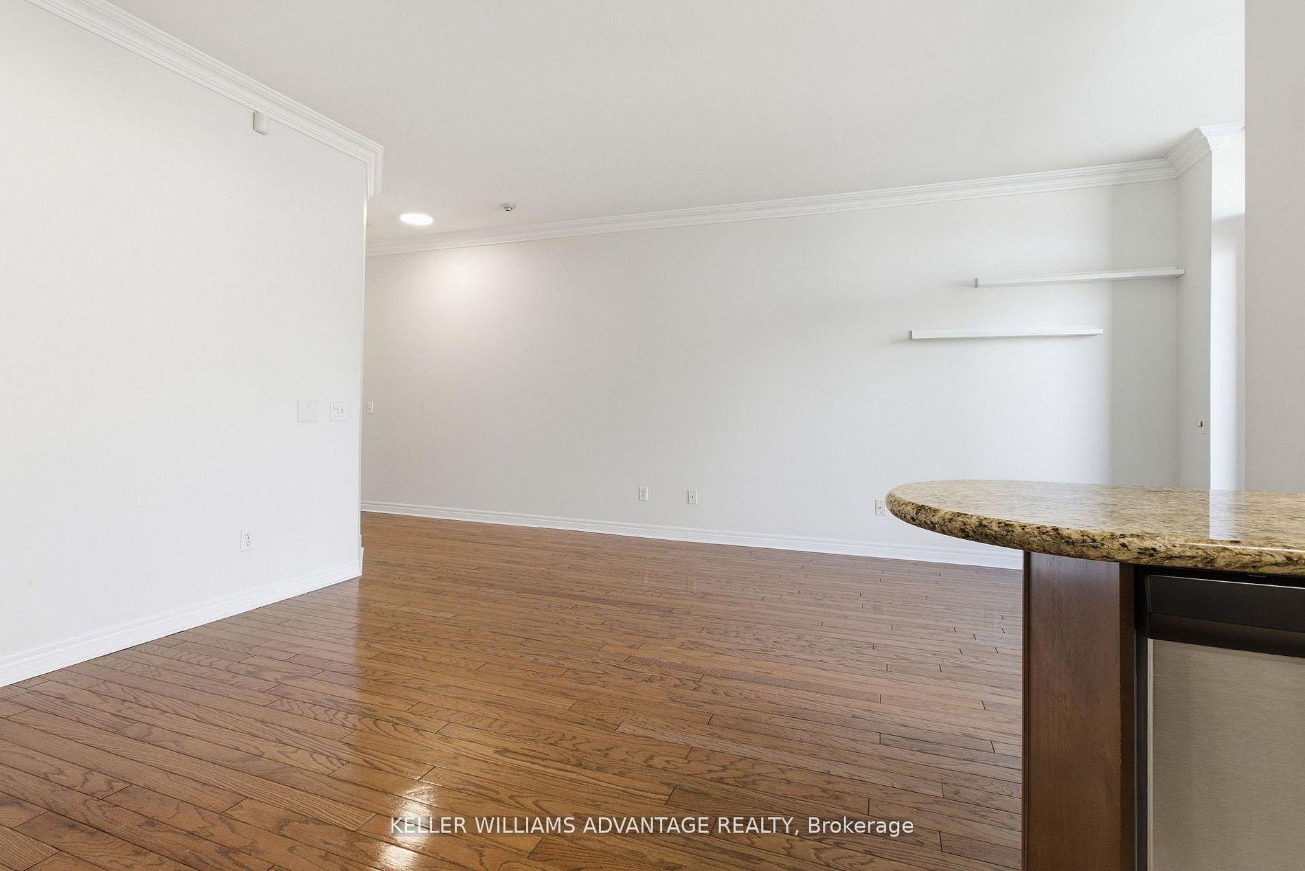 Photo 13 of Unit 305, 9 Boardwalk Drive, Toronto, The Beaches — HOMEH