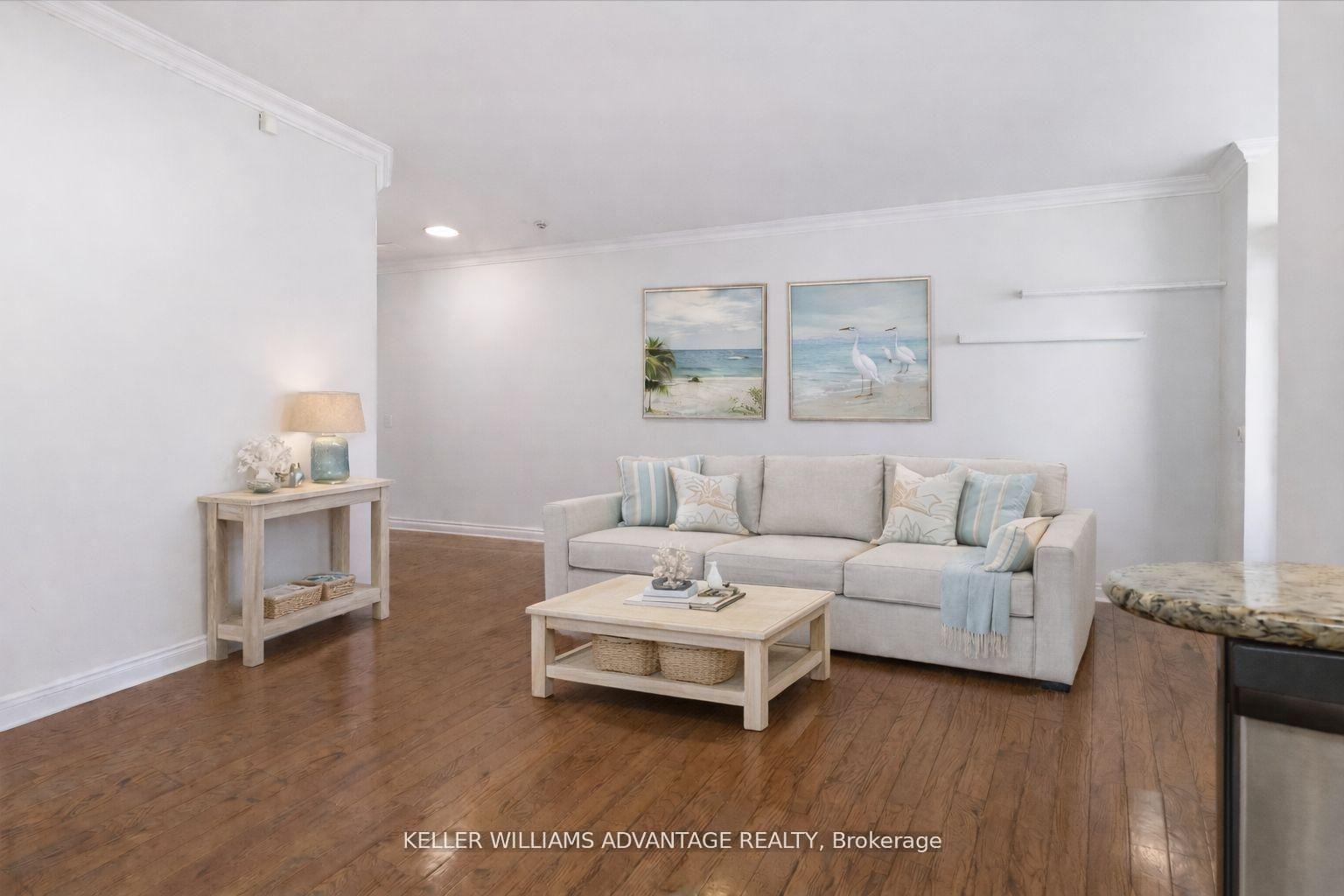 Photo 9 of Unit 305, 9 Boardwalk Drive, Toronto, The Beaches — HOMEH