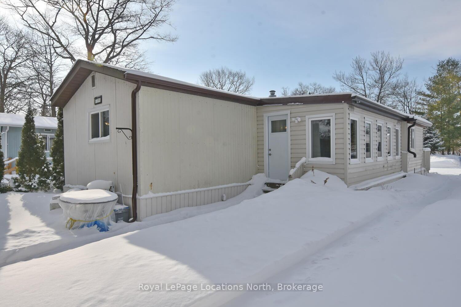 Photo 3 of 80 Georgian Glen Drive, Wasaga Beach — HOMEH