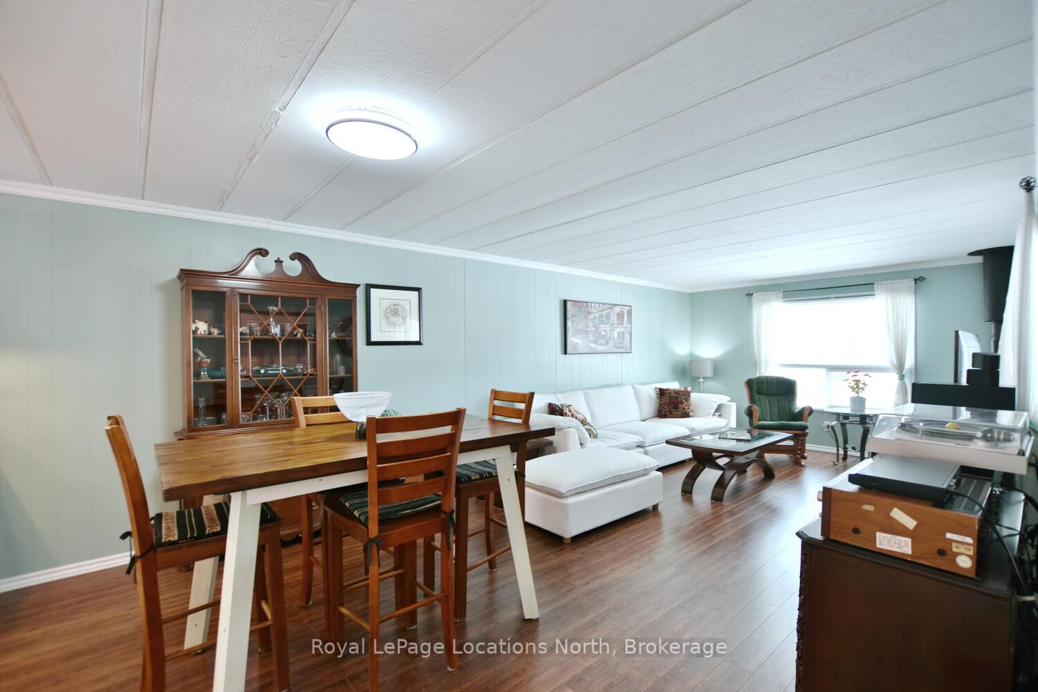 Photo 6 of 80 Georgian Glen Drive, Wasaga Beach — HOMEH