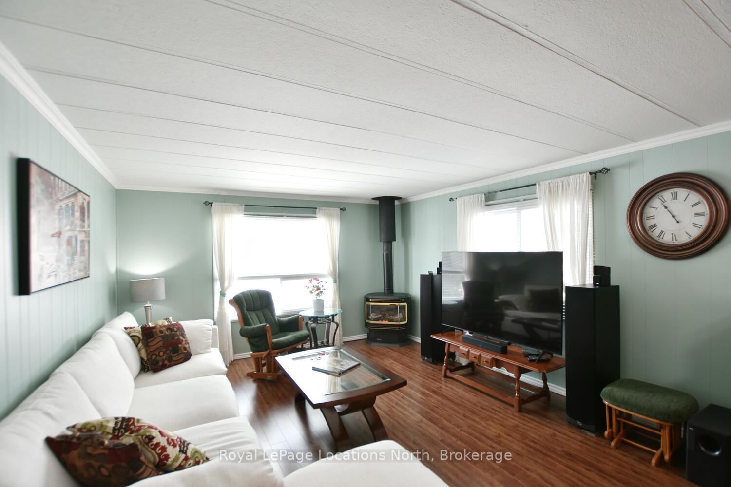 Photo 11 of 80 Georgian Glen Drive, Wasaga Beach — HOMEH