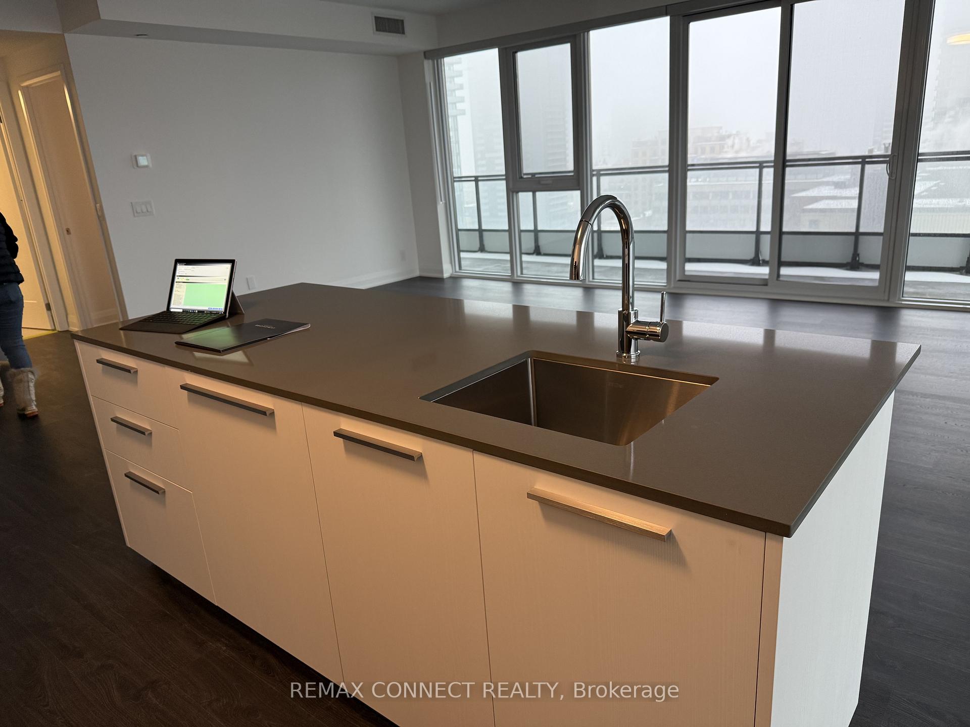 Photo 11 of Unit 1608, 65 Broadway Avenue, Toronto, Mount Pleasant West — HOMEH