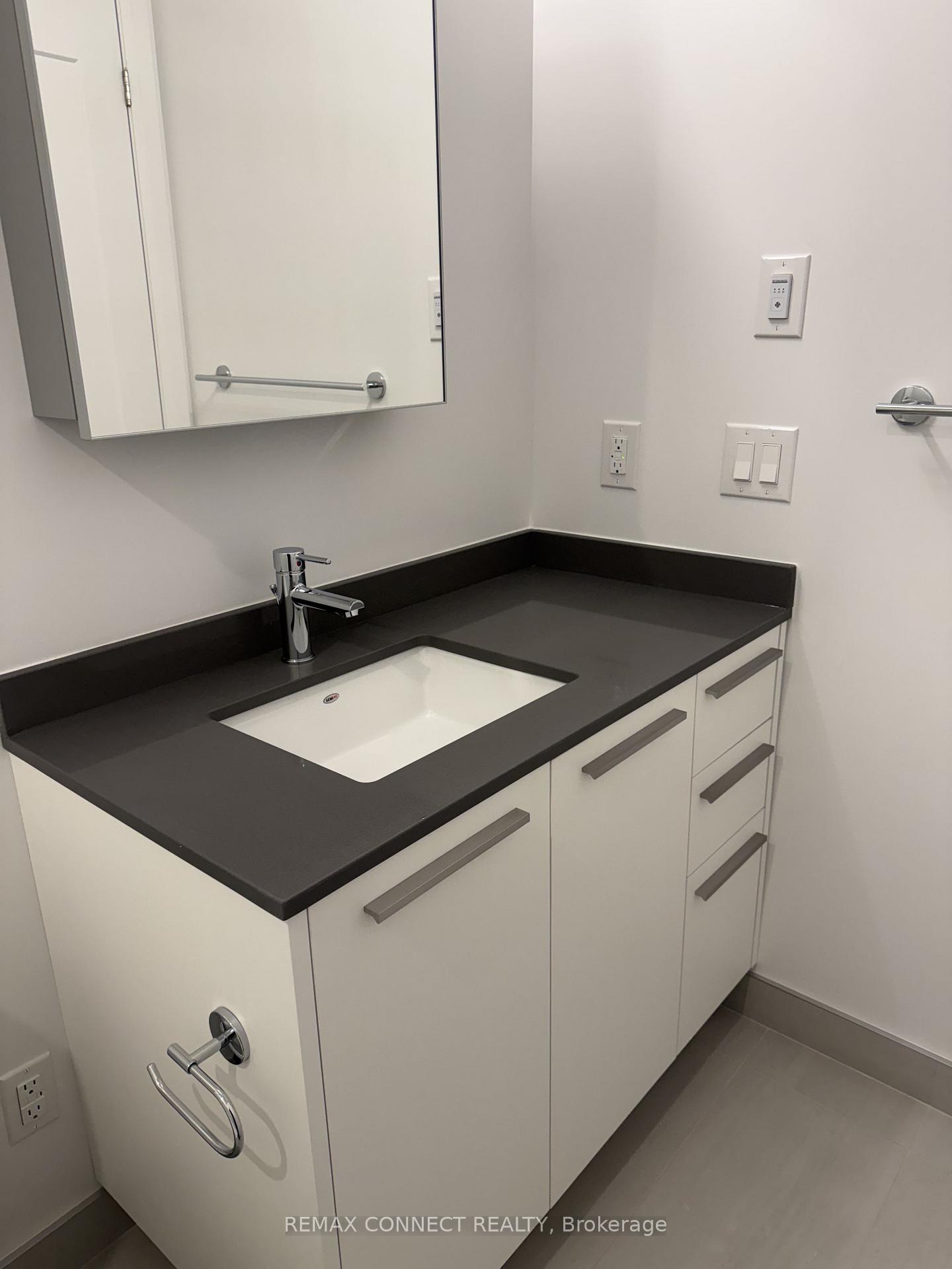 Photo 16 of Unit 1608, 65 Broadway Avenue, Toronto, Mount Pleasant West — HOMEH
