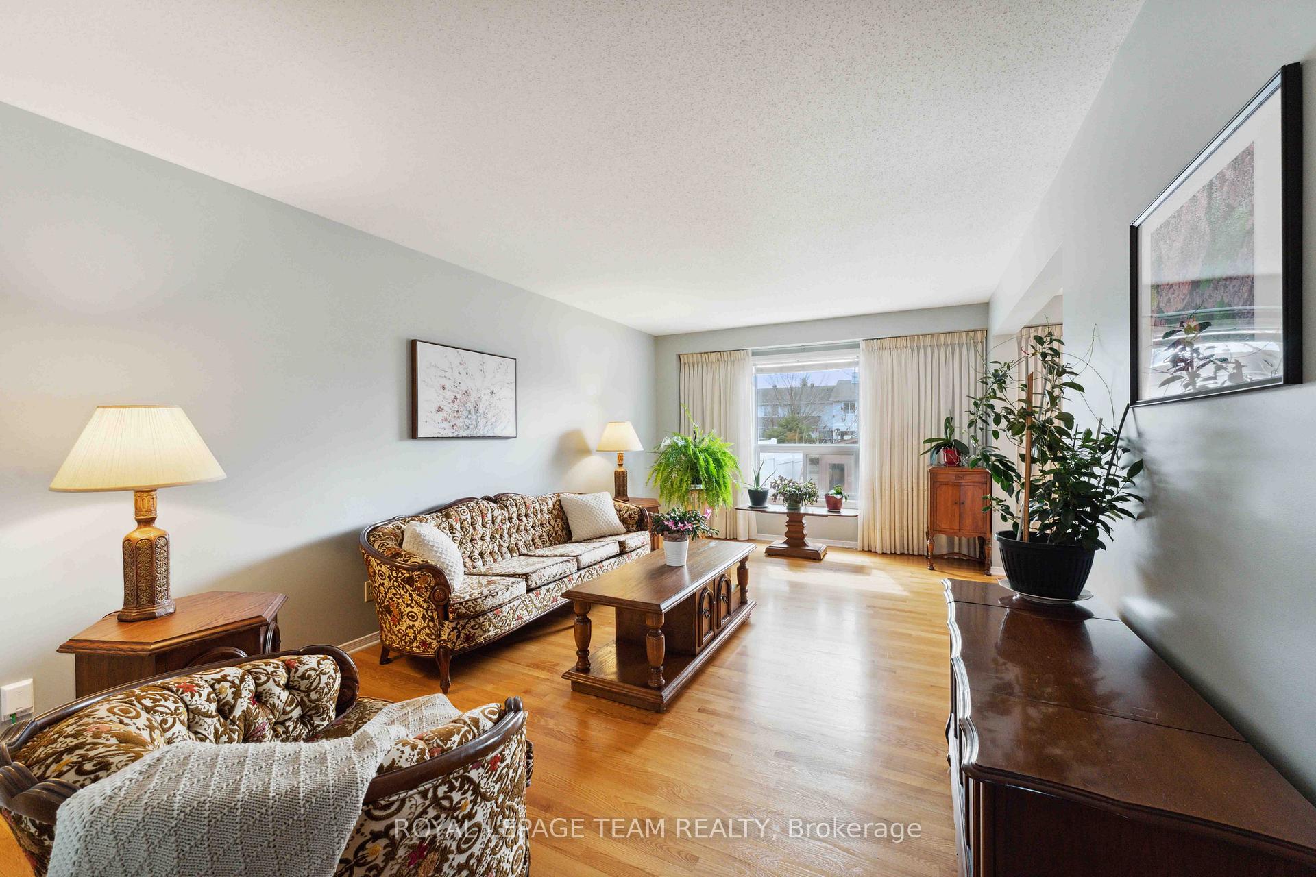 Photo 5 of 16 Royal Field Crescent, Ottawa, Barrhaven - Longfields — HOMEH