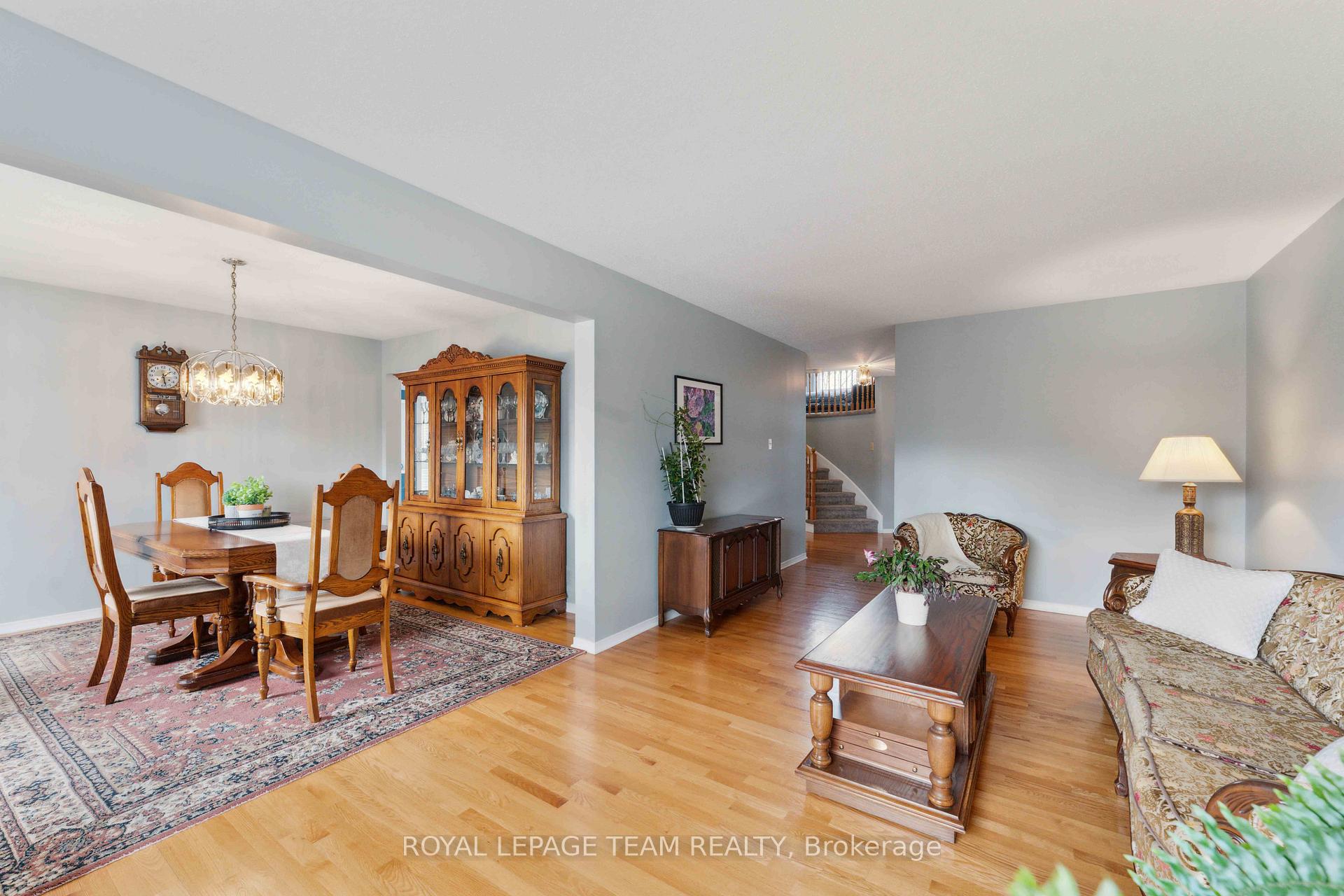 Photo 6 of 16 Royal Field Crescent, Ottawa, Barrhaven - Longfields — HOMEH