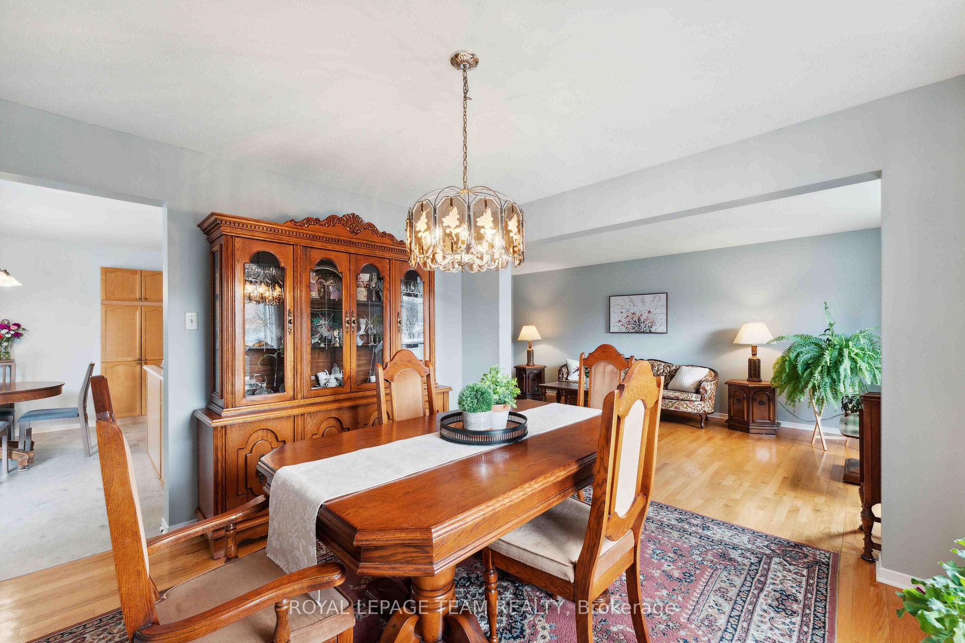 Photo 8 of 16 Royal Field Crescent, Ottawa, Barrhaven - Longfields — HOMEH