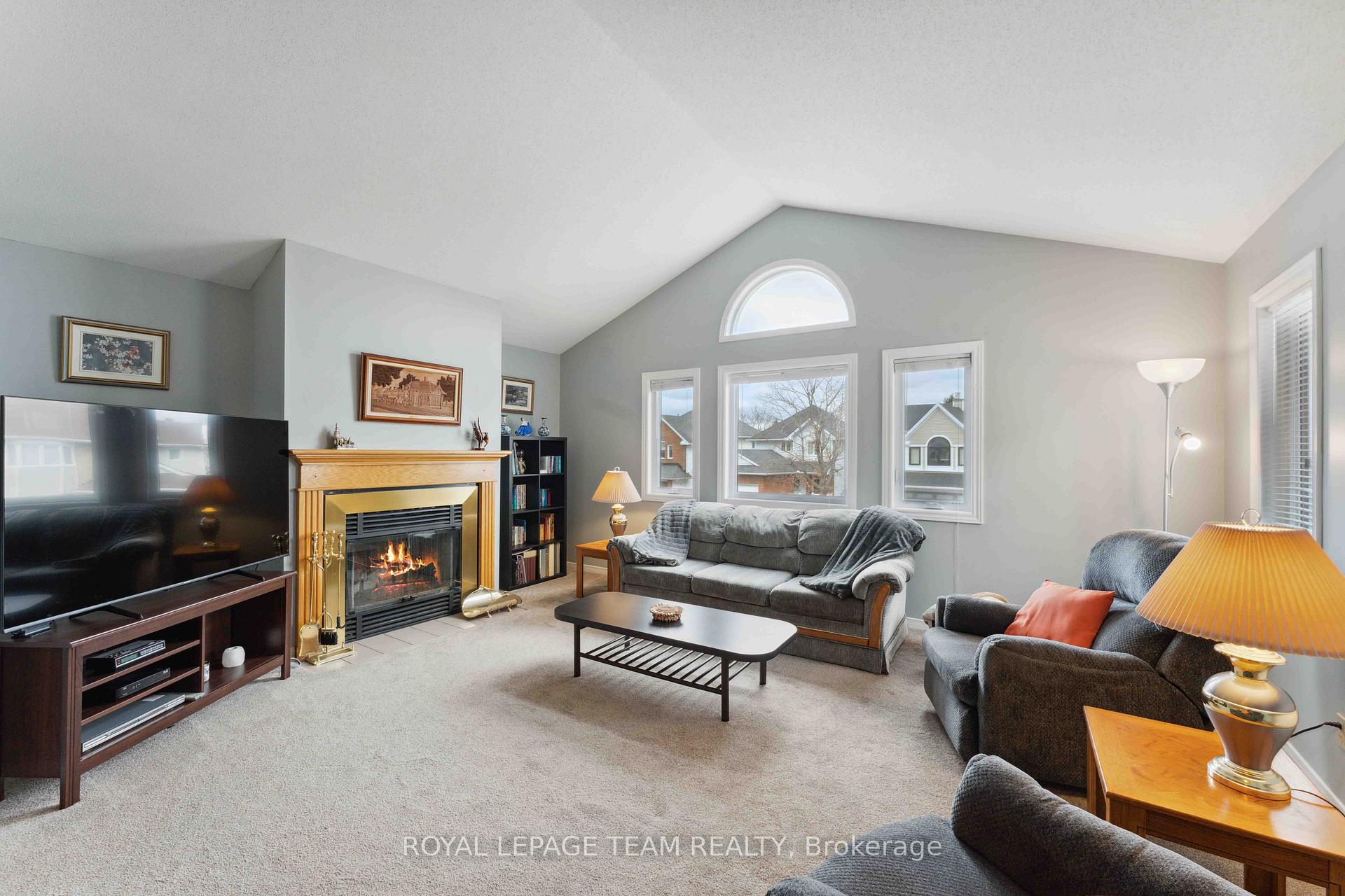 Photo 14 of 16 Royal Field Crescent, Ottawa, Barrhaven - Longfields — HOMEH