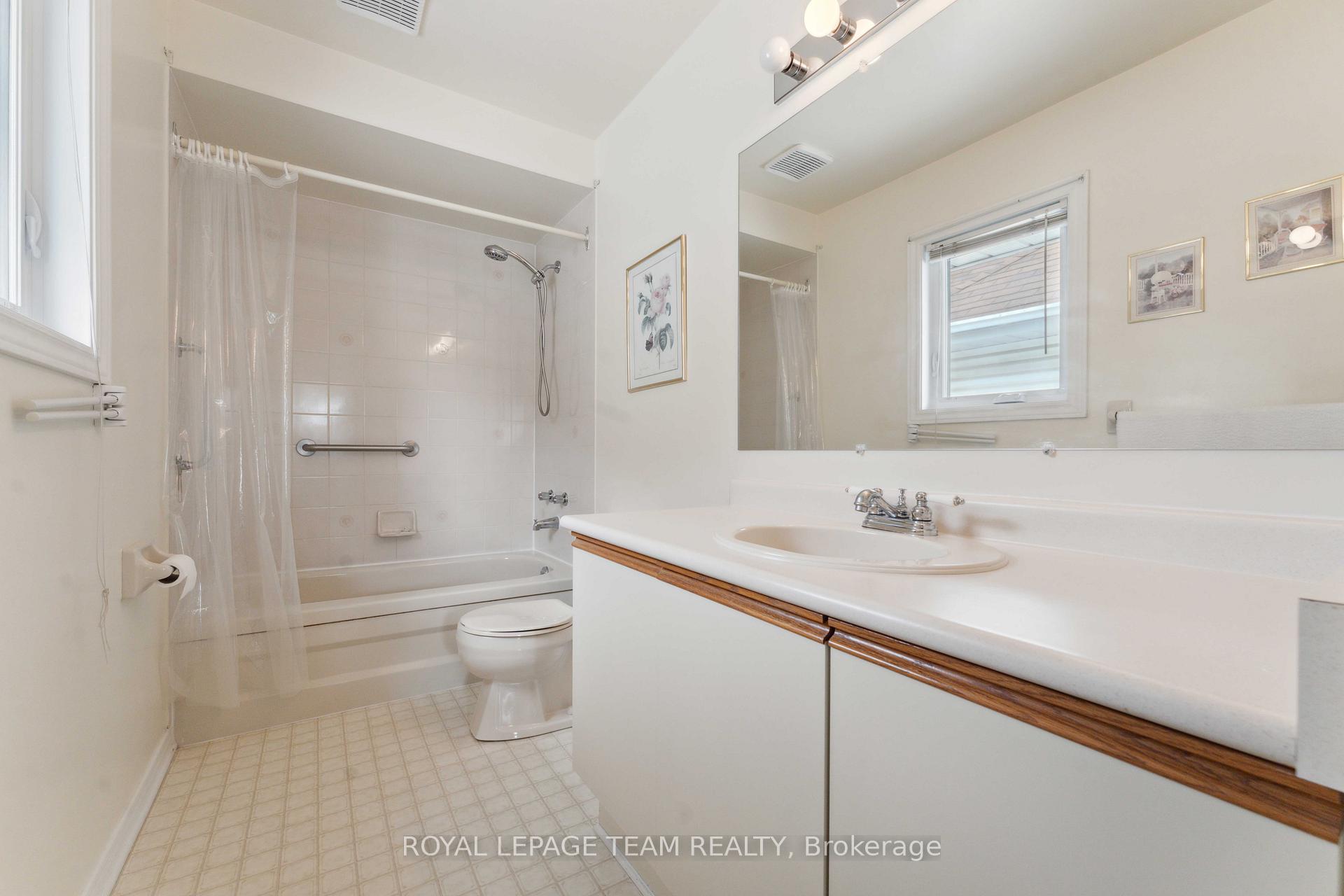 Photo 18 of 16 Royal Field Crescent, Ottawa, Barrhaven - Longfields — HOMEH