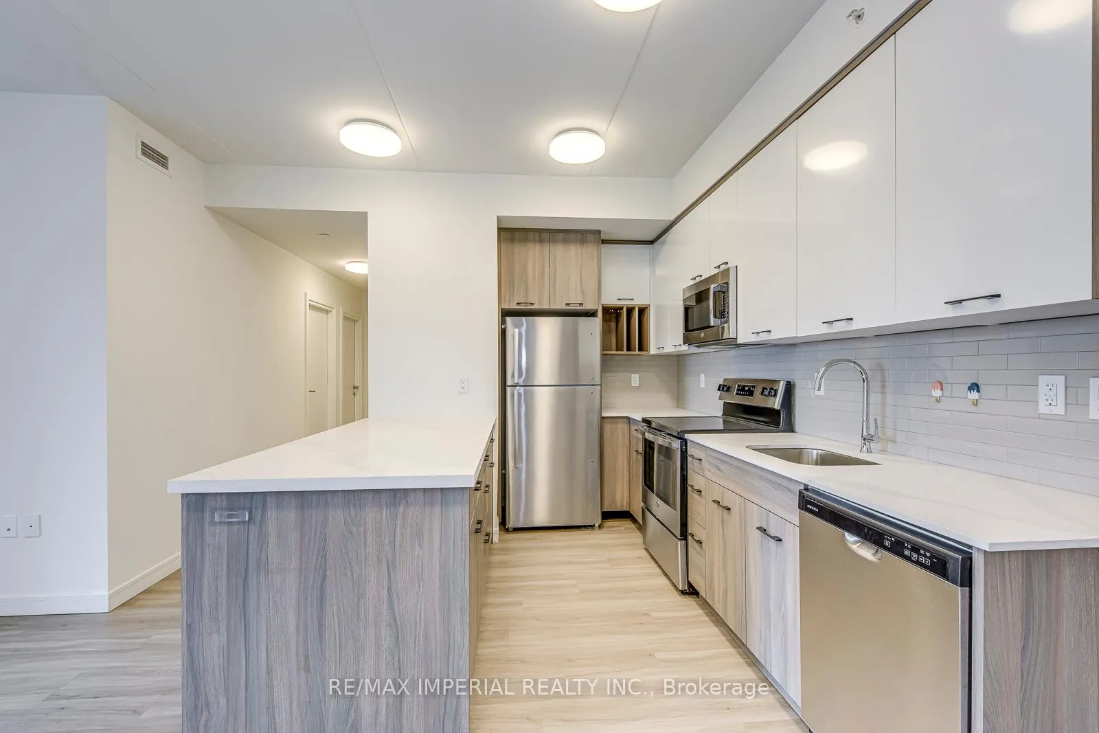 Photo 11 of Unit 1308, 49 Walnut Street S, Hamilton, Corktown — HOMEH