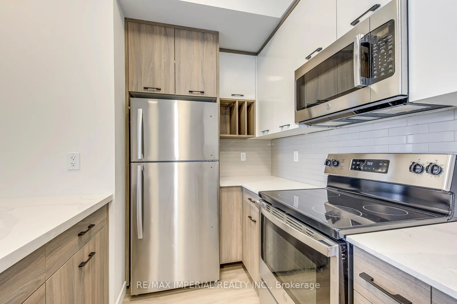 Photo 13 of Unit 1308, 49 Walnut Street S, Hamilton, Corktown — HOMEH