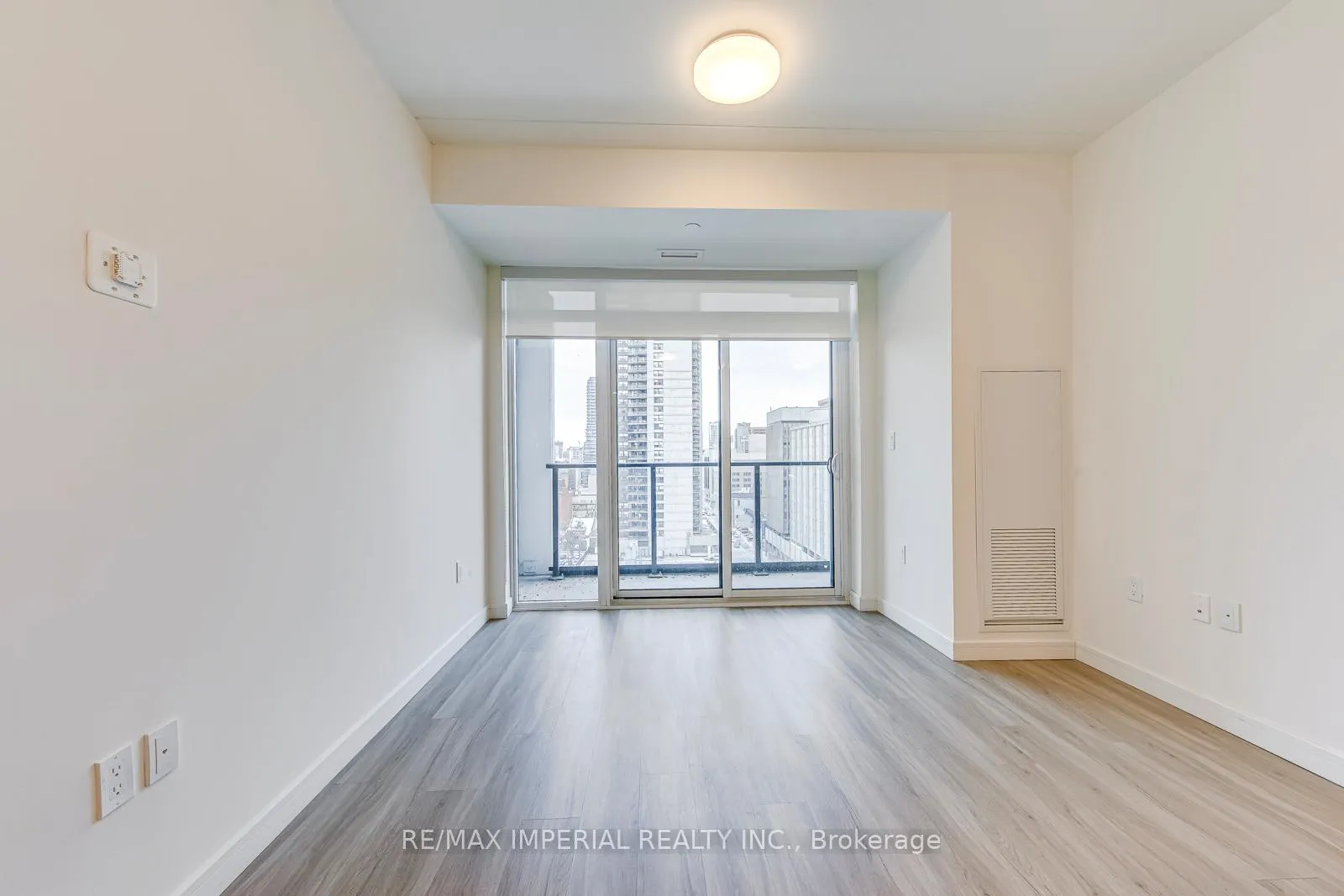 Photo 15 of Unit 1308, 49 Walnut Street S, Hamilton, Corktown — HOMEH
