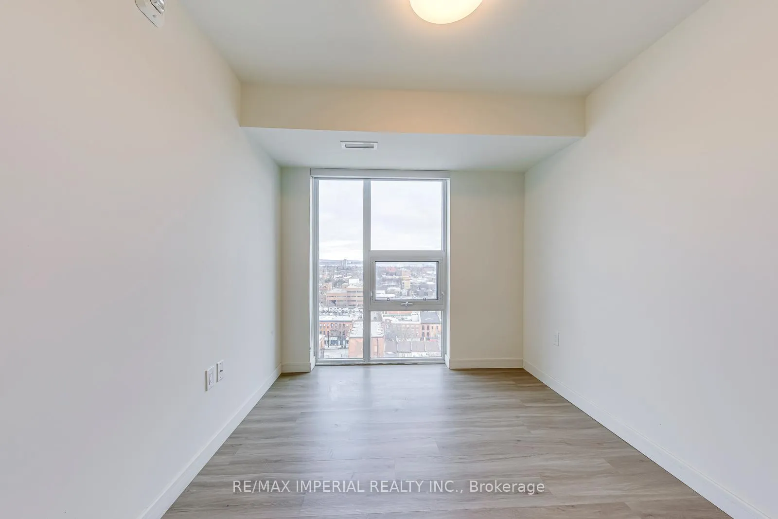 Photo 26 of Unit 1308, 49 Walnut Street S, Hamilton, Corktown — HOMEH