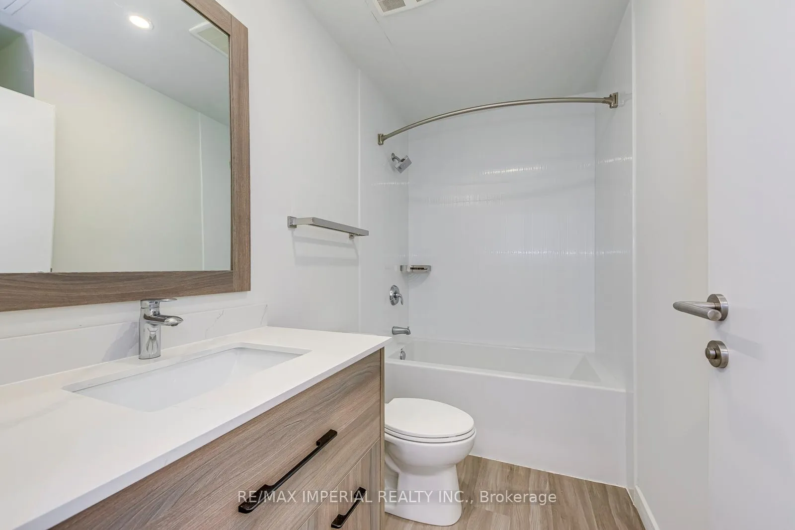 Photo 28 of Unit 1308, 49 Walnut Street S, Hamilton, Corktown — HOMEH