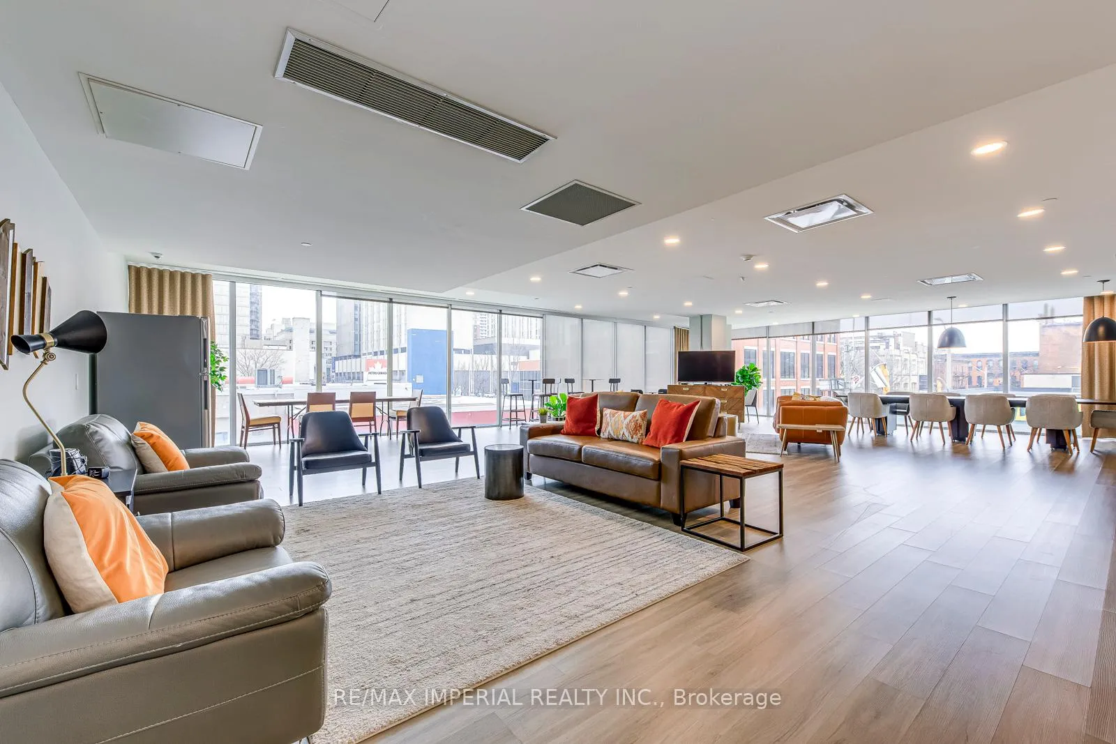 Photo 38 of Unit 1308, 49 Walnut Street S, Hamilton, Corktown — HOMEH