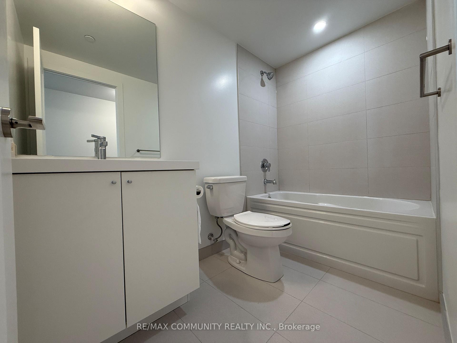 Photo 4 of Unit 1815, 2545 Simcoe Street N, Oshawa, Windfields — HOMEH