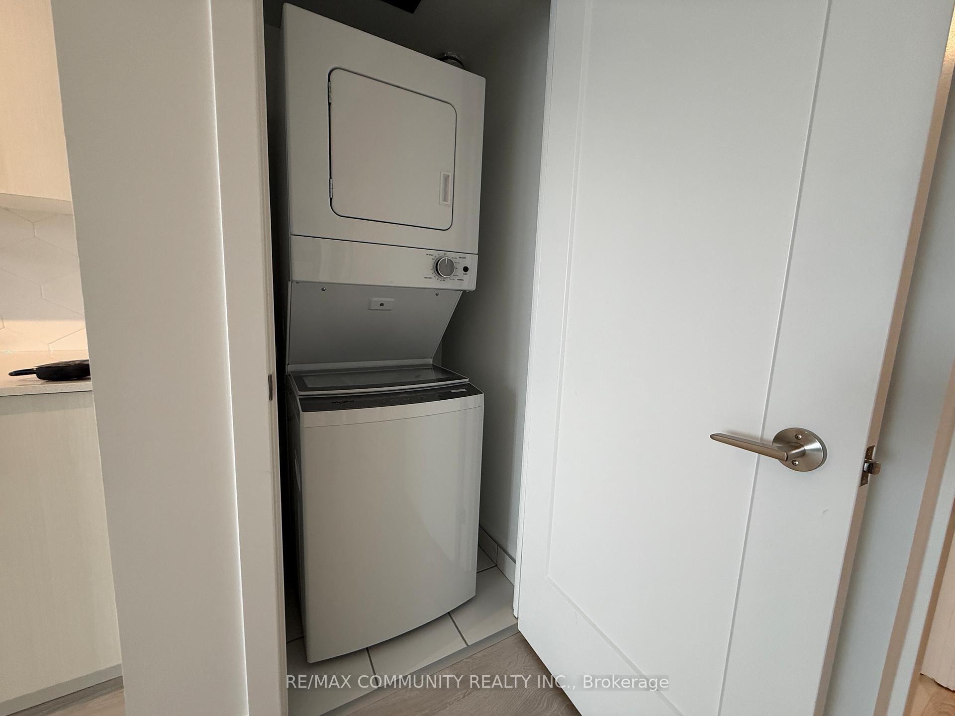 Photo 6 of Unit 1815, 2545 Simcoe Street N, Oshawa, Windfields — HOMEH
