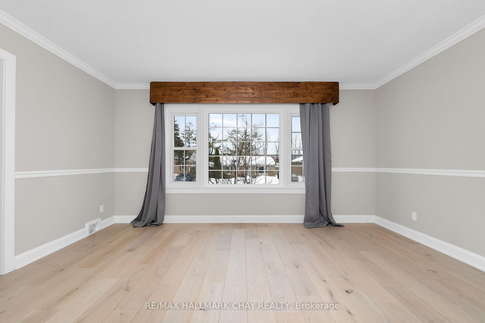 Photo 5 of 50 Newton Street, Barrie, Wellington — HOMEH