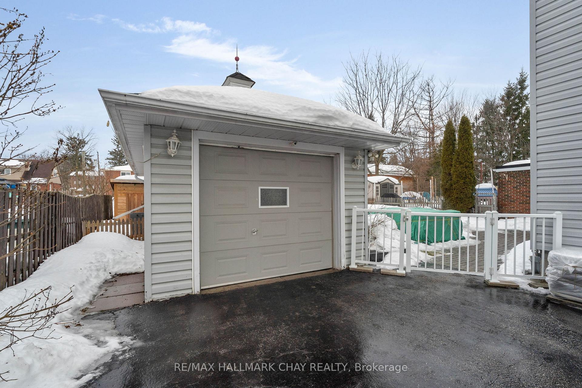 Photo 29 of 50 Newton Street, Barrie, Wellington — HOMEH