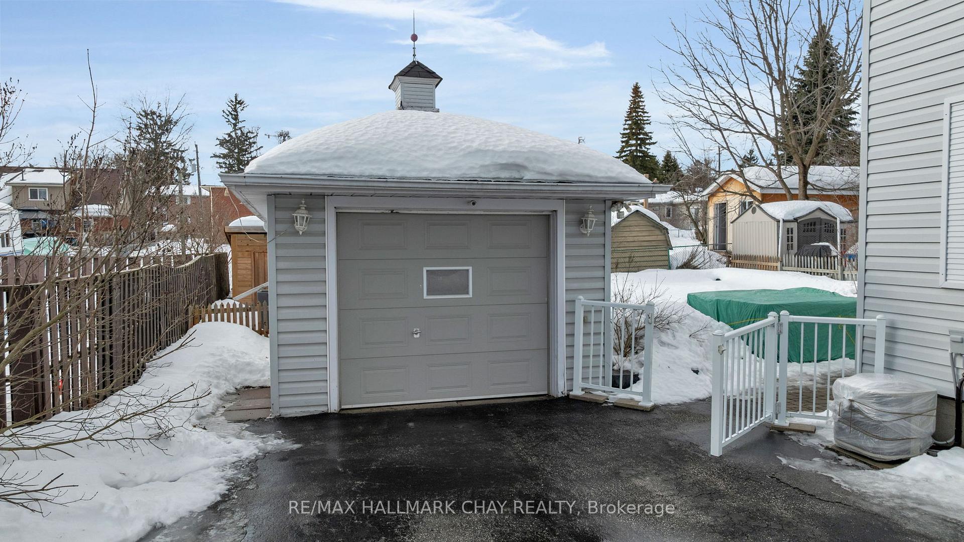 Photo 35 of 50 Newton Street, Barrie, Wellington — HOMEH
