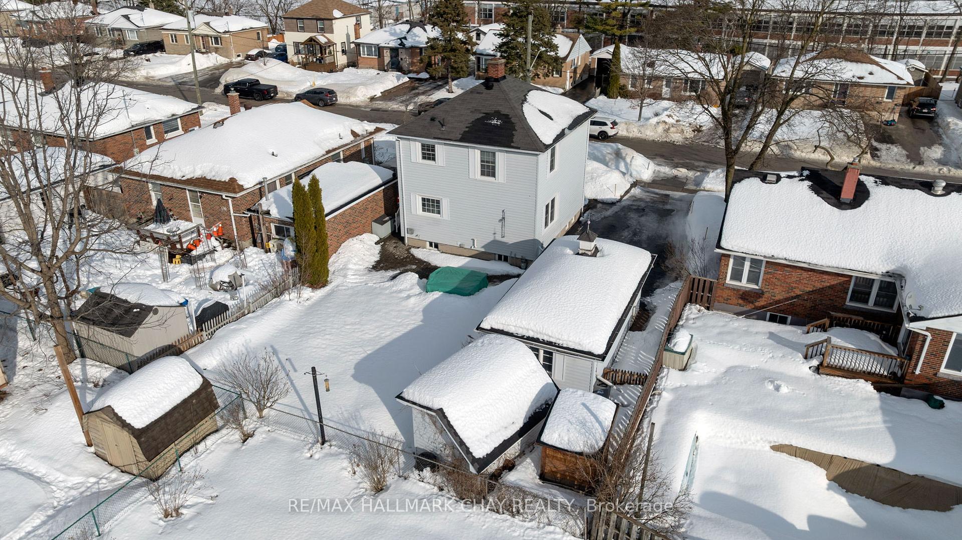 Photo 37 of 50 Newton Street, Barrie, Wellington — HOMEH