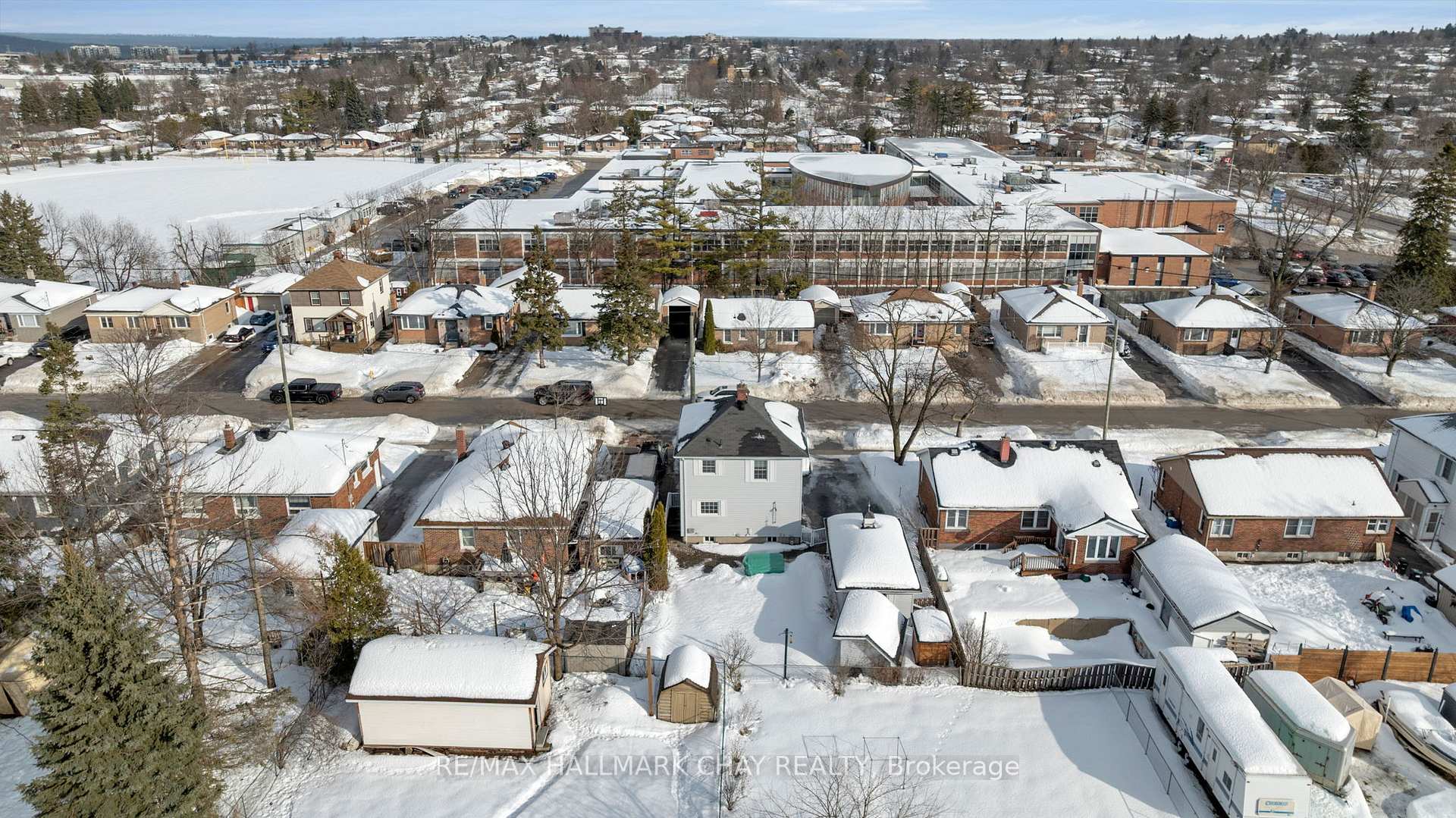 Photo 39 of 50 Newton Street, Barrie, Wellington — HOMEH