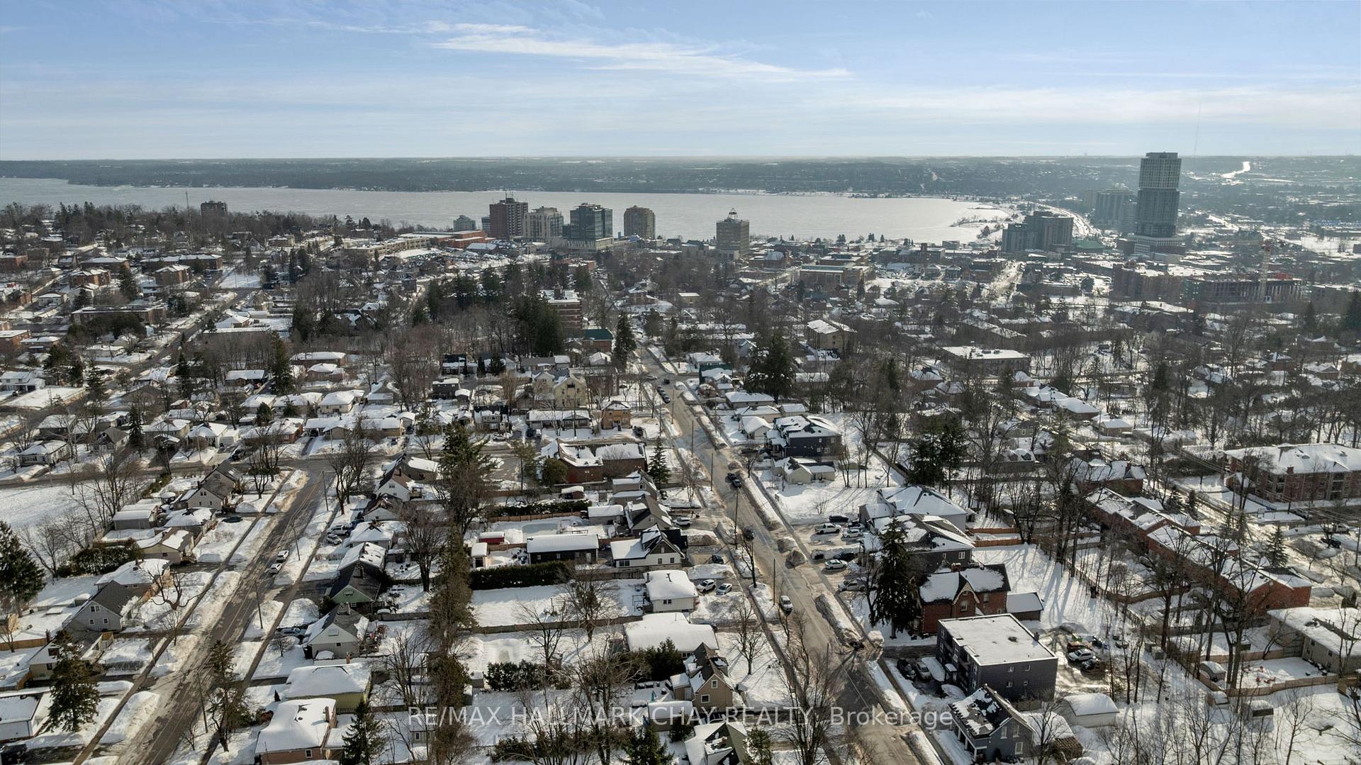Photo 44 of 50 Newton Street, Barrie, Wellington — HOMEH