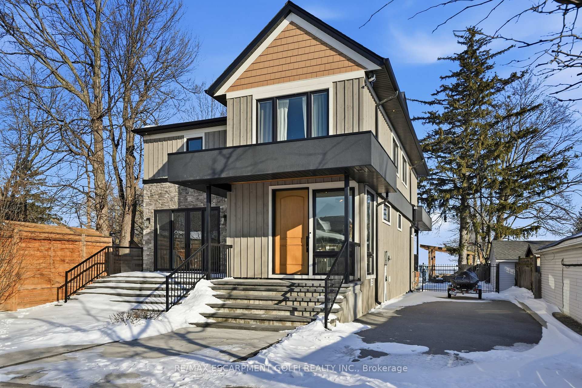 Photo 1 of 20 Lakeshore Drive, Hamilton, Lakeshore — HOMEH