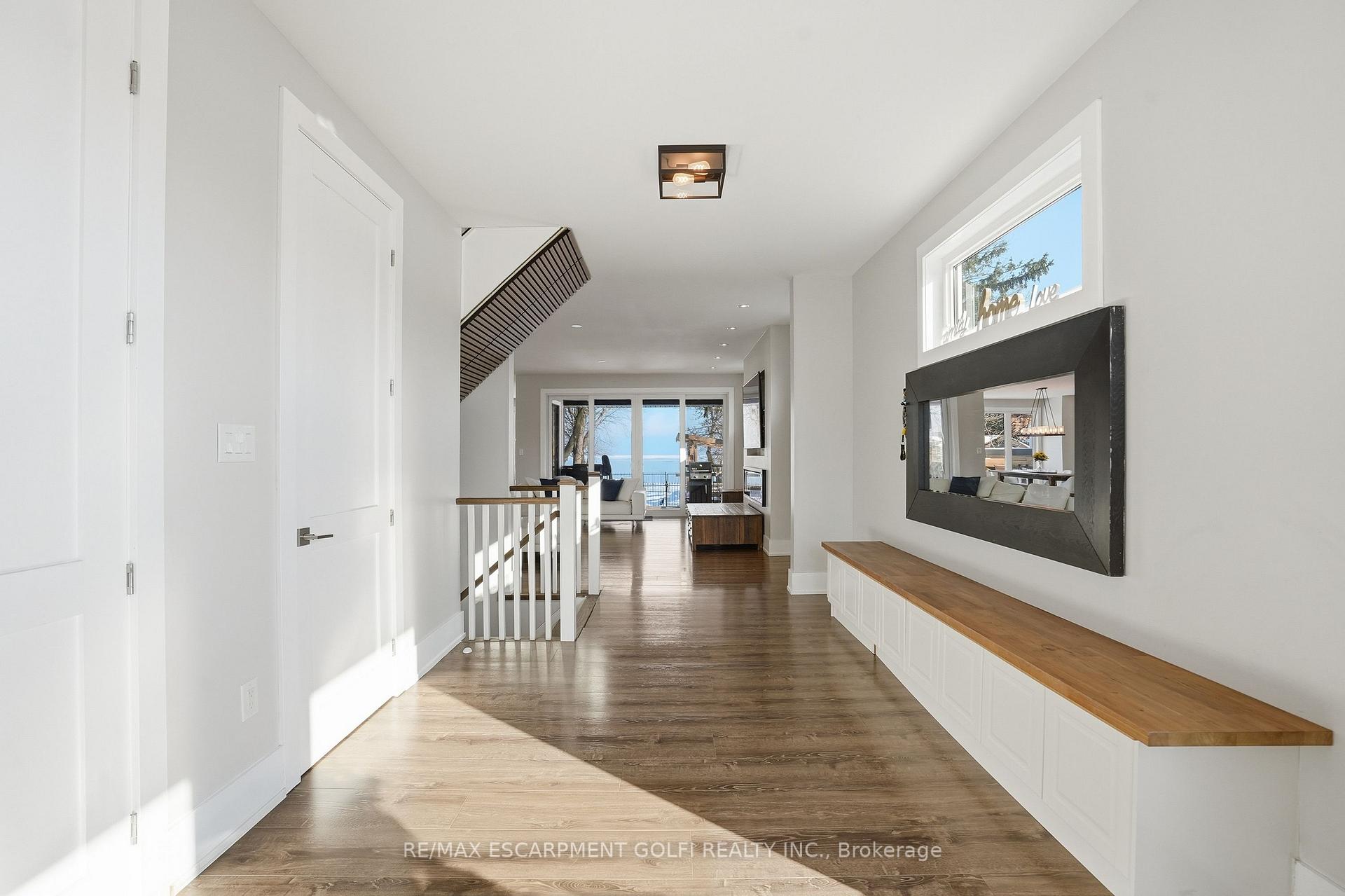 Photo 6 of 20 Lakeshore Drive, Hamilton, Lakeshore — HOMEH