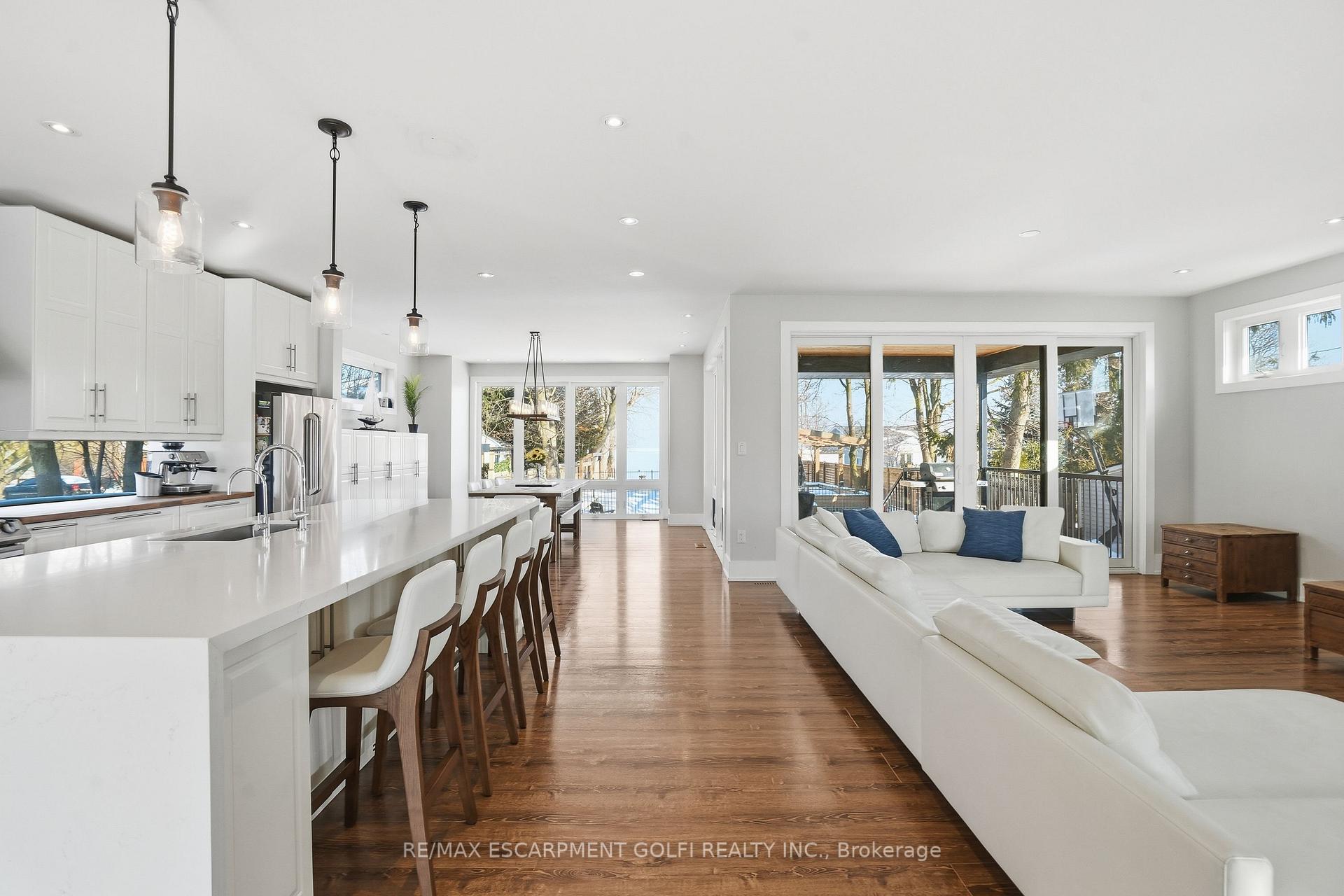 Photo 11 of 20 Lakeshore Drive, Hamilton, Lakeshore — HOMEH