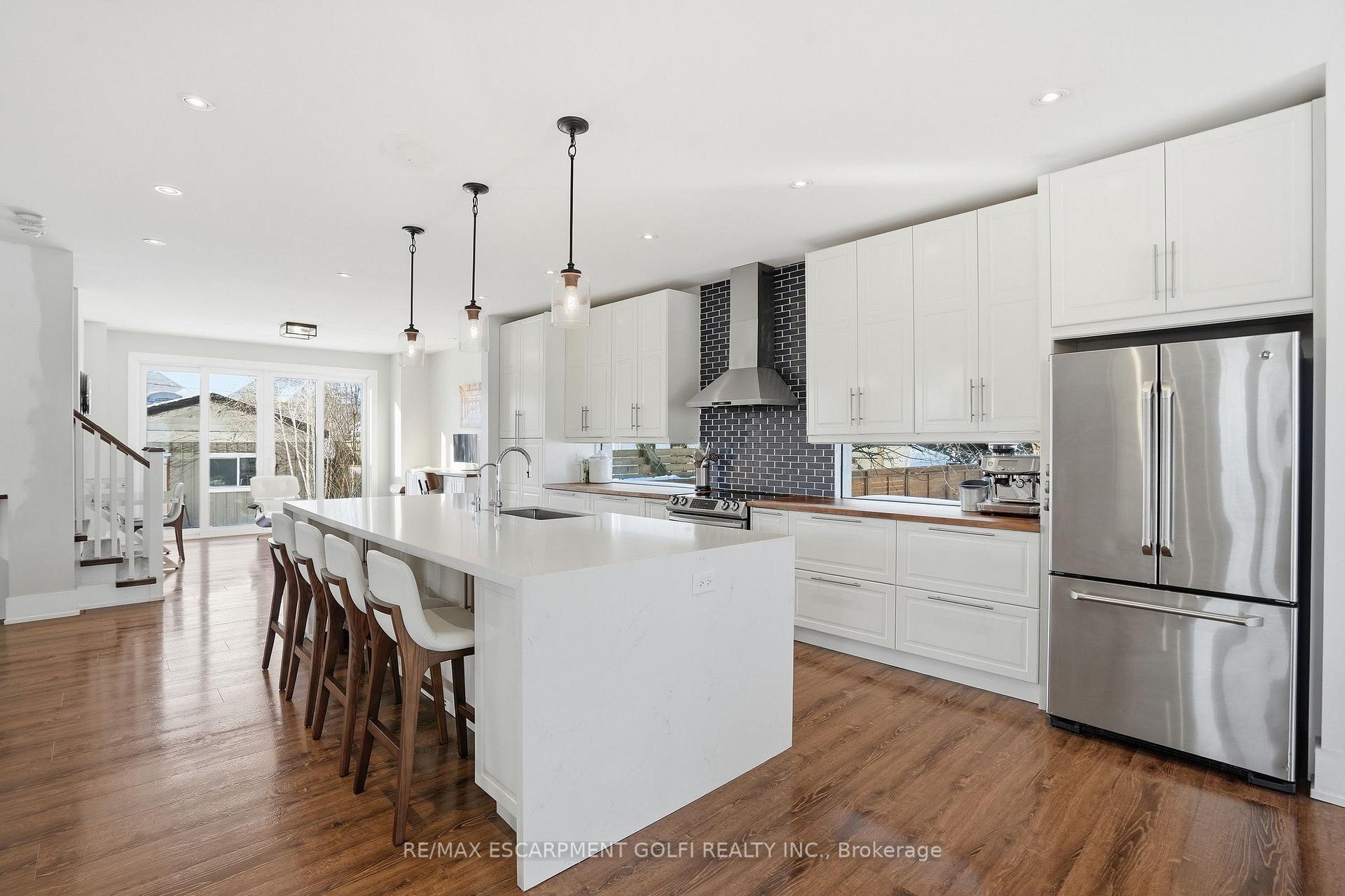 Photo 42 of 20 Lakeshore Drive, Hamilton, Lakeshore — HOMEH