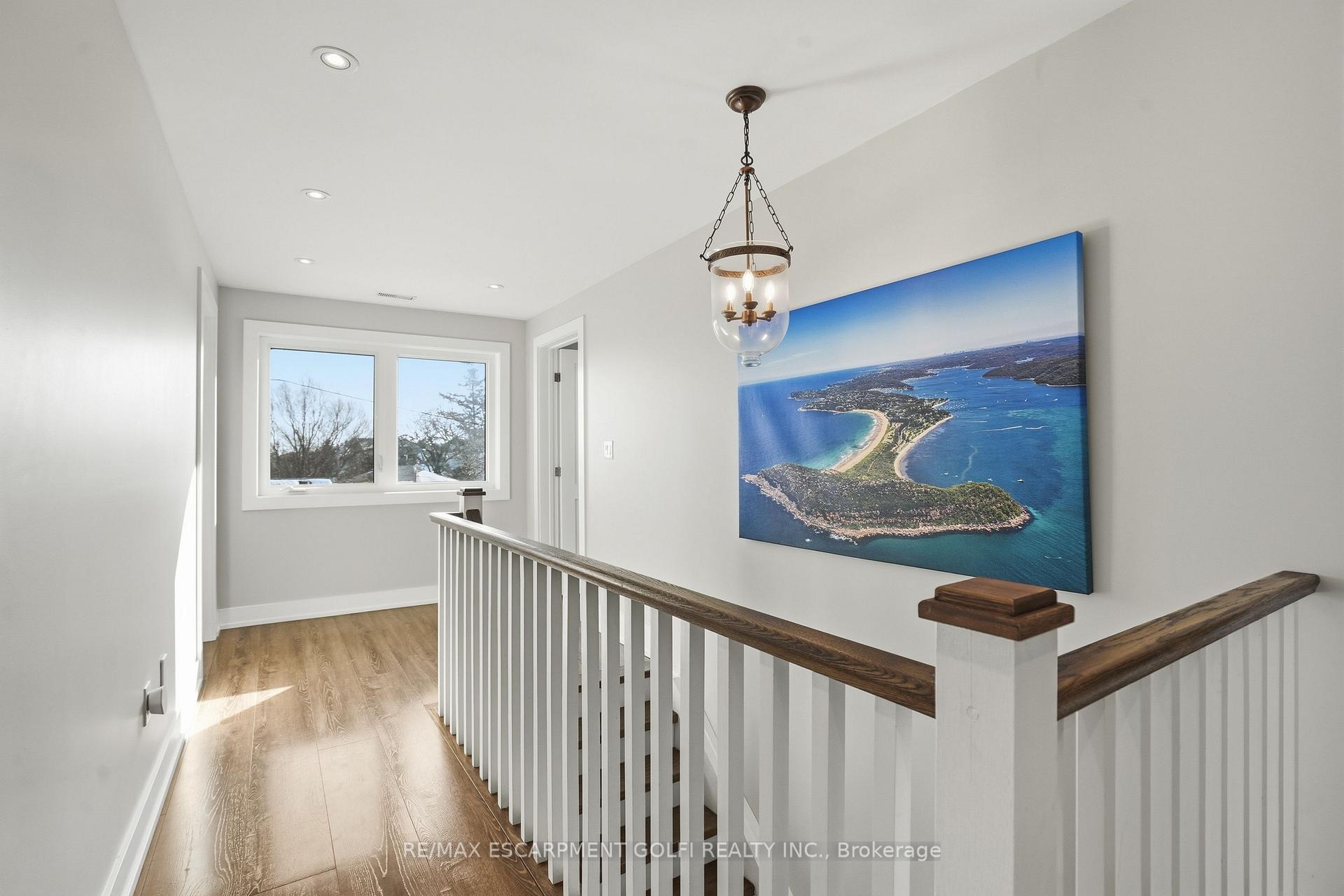 Photo 12 of 20 Lakeshore Drive, Hamilton, Lakeshore — HOMEH