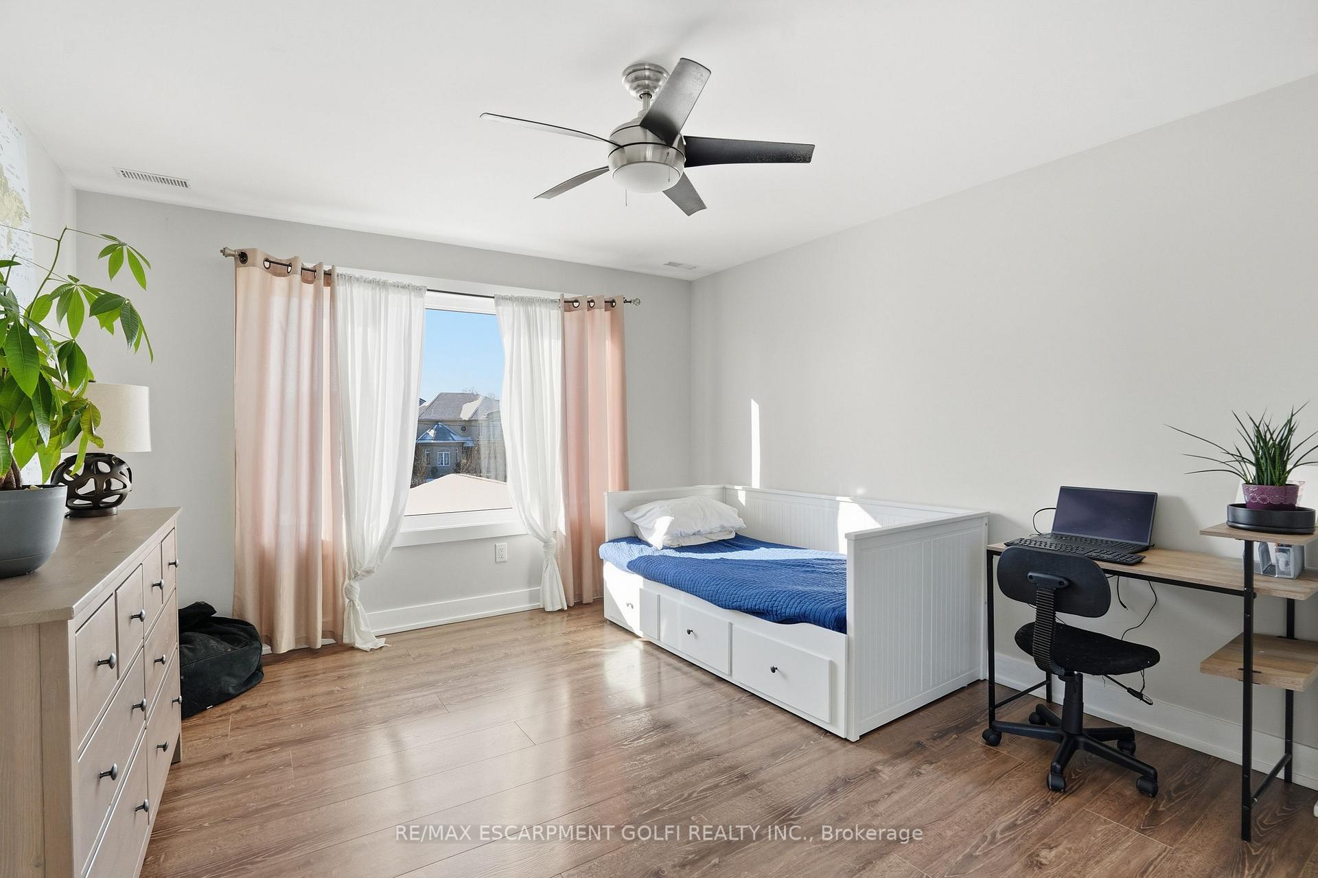 Photo 20 of 20 Lakeshore Drive, Hamilton, Lakeshore — HOMEH