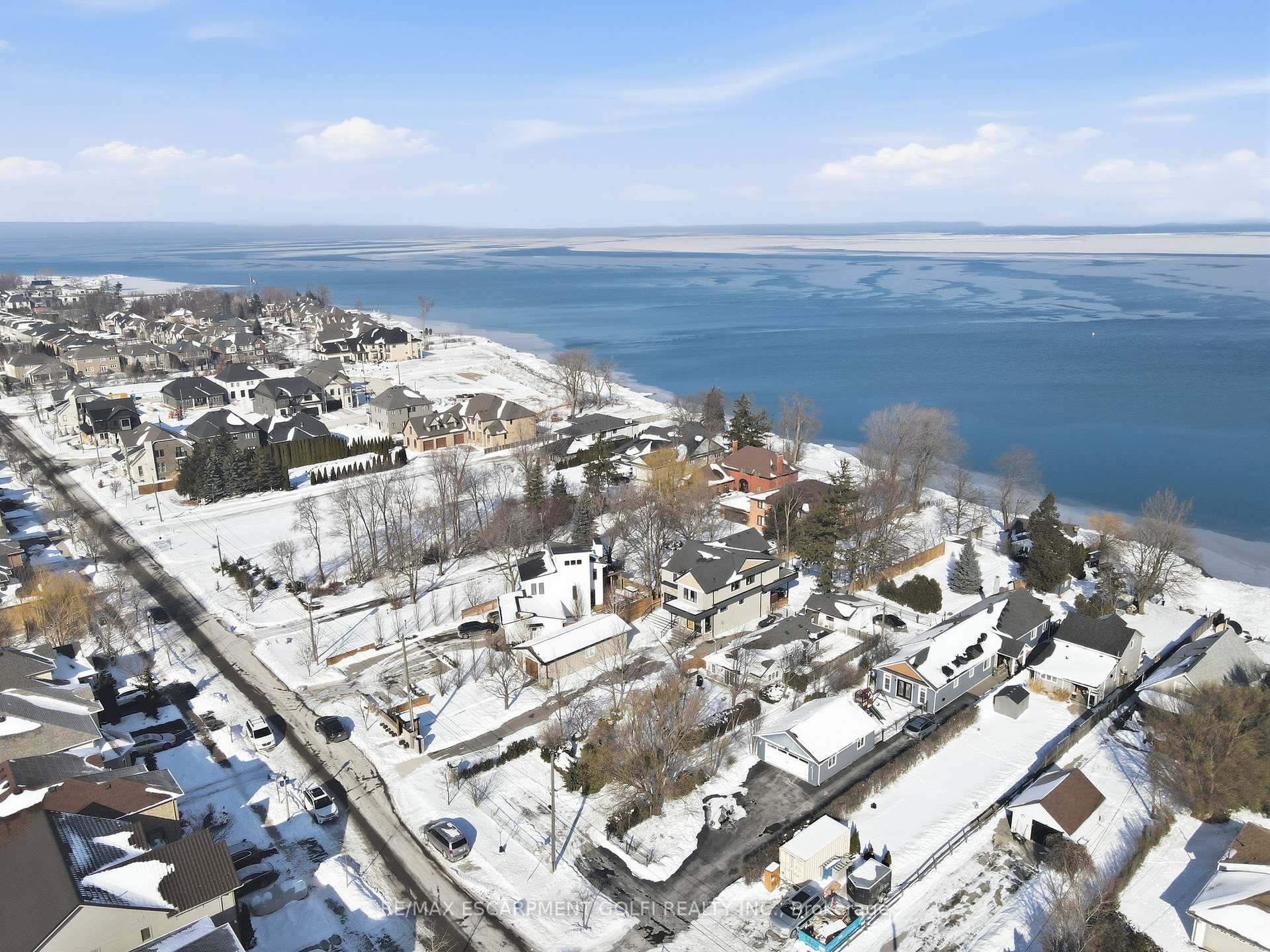 Photo 41 of 20 Lakeshore Drive, Hamilton, Lakeshore — HOMEH