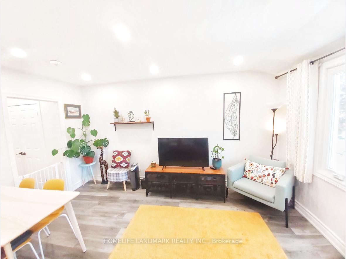 Photo 2 of Unit Upper, 43 Enderby Road, Toronto, East End-Danforth — HOMEH