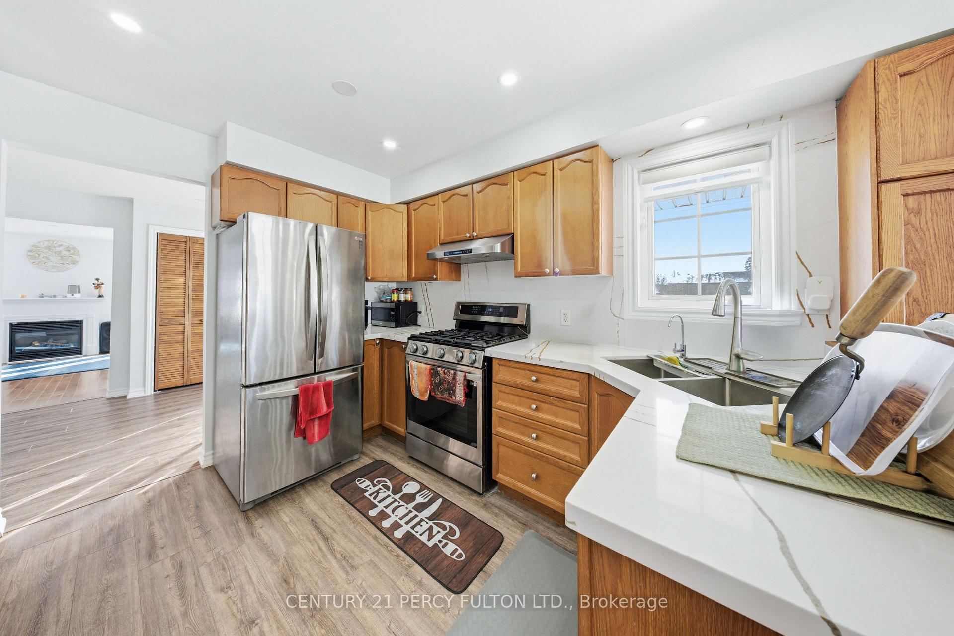 Photo 5 of 190 Cornish Drive, Clarington, Courtice — HOMEH