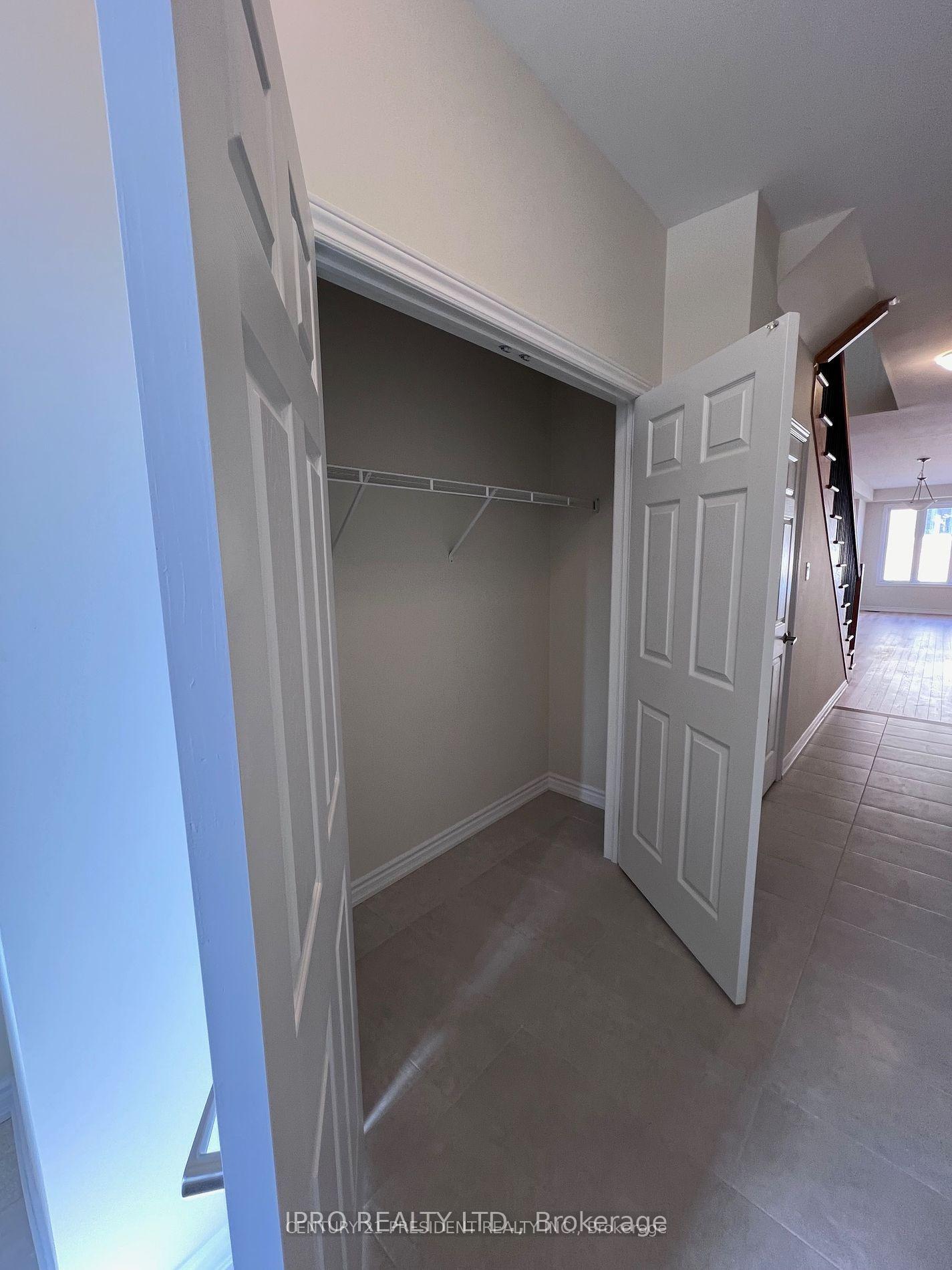 Photo 7 of 1425 Almonte Drive, Burlington, Tyandaga — HOMEH