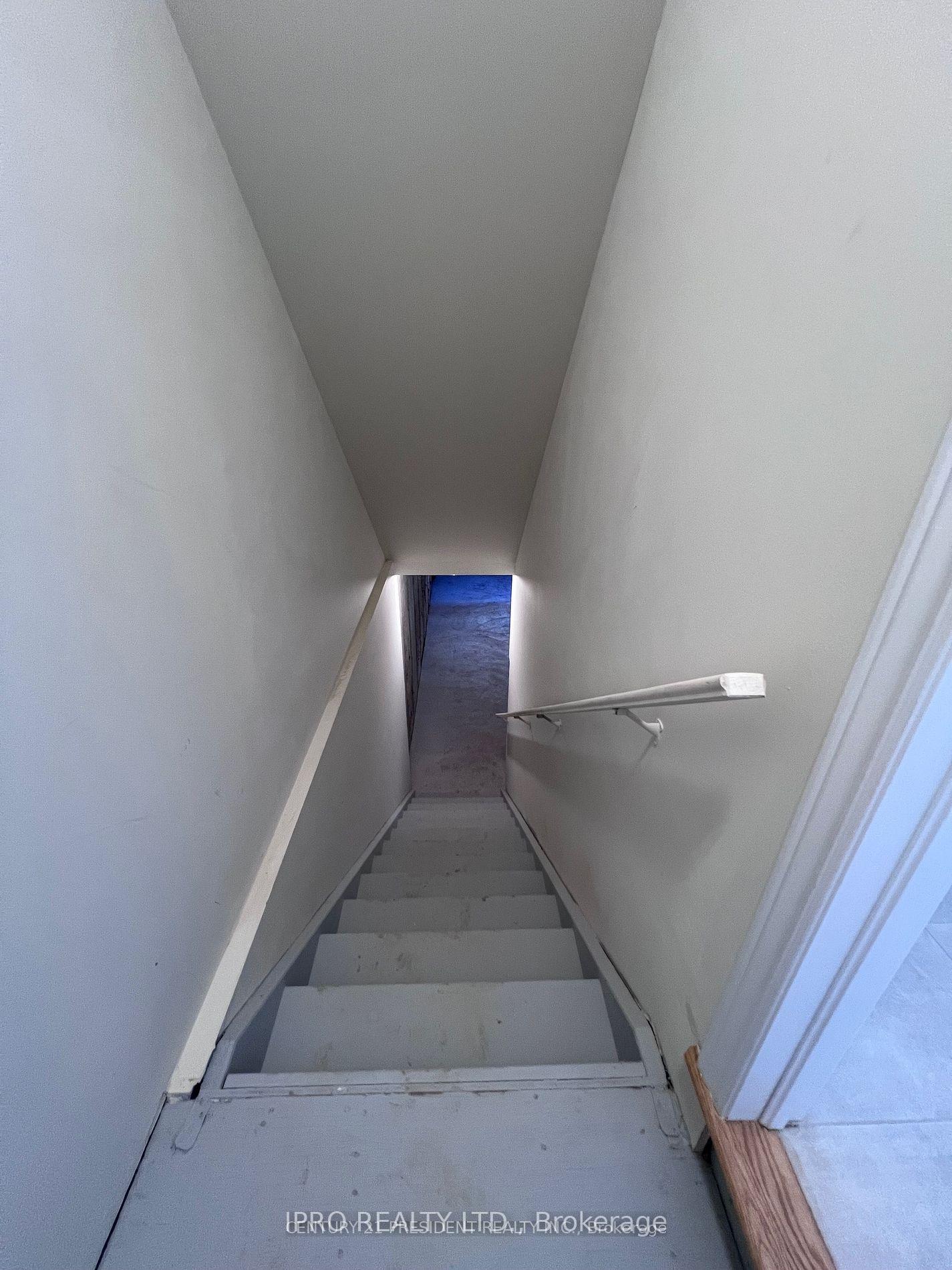 Photo 21 of 1425 Almonte Drive, Burlington, Tyandaga — HOMEH