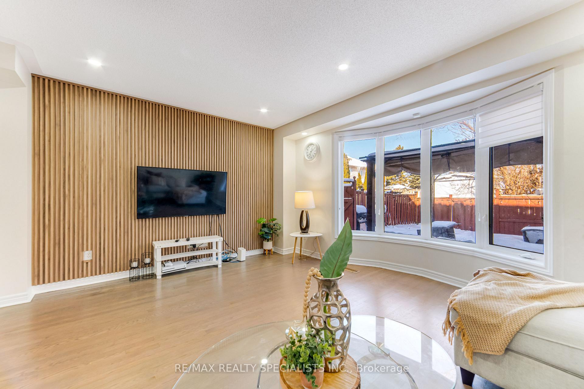 Photo 5 of 11 Traymore Street, Brampton, Fletcher's Meadow — HOMEH